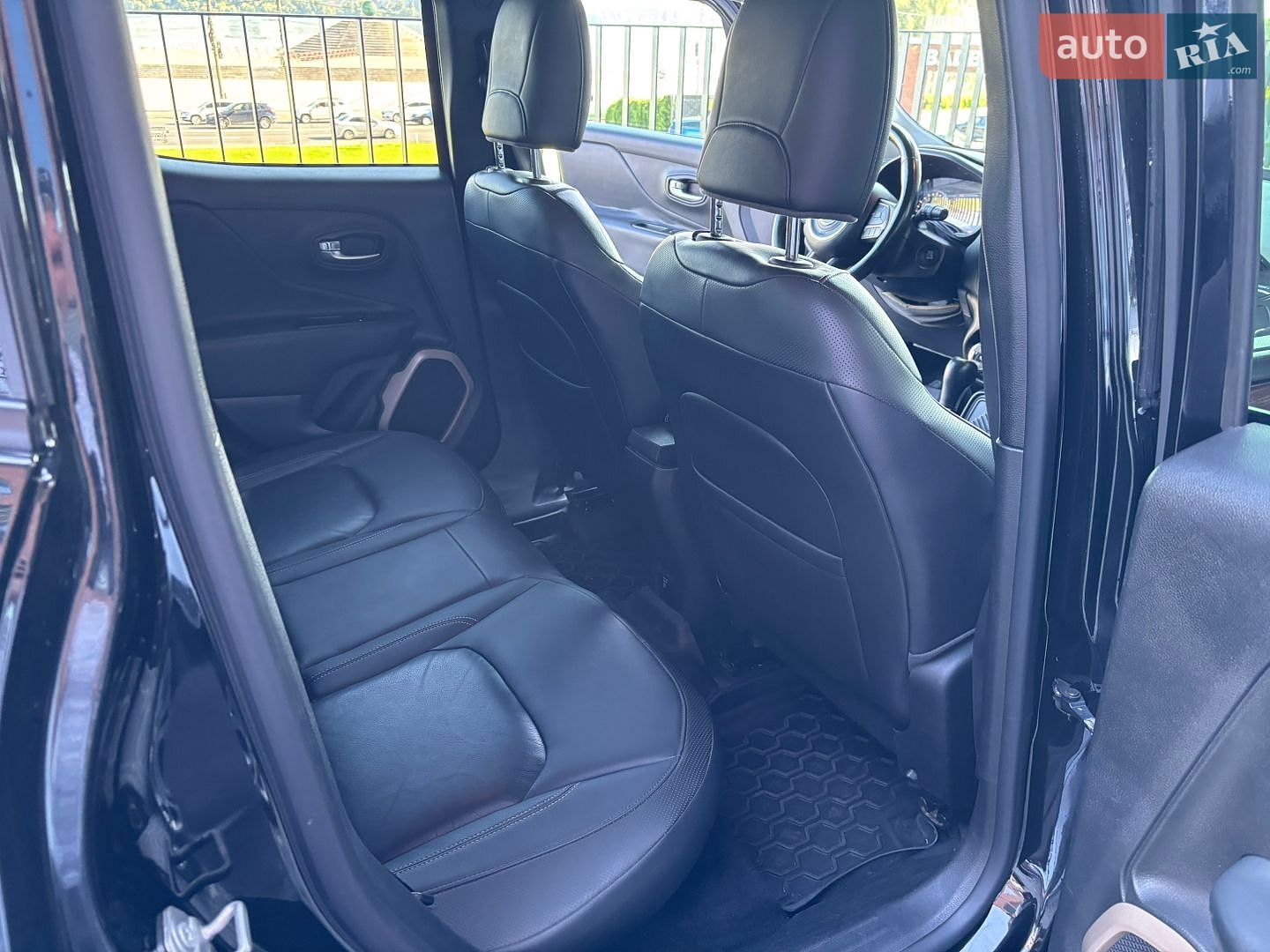 Jeep Renegade 2015 VIN ZACCJADT0FPC05955 фото оголошення 17 з 21