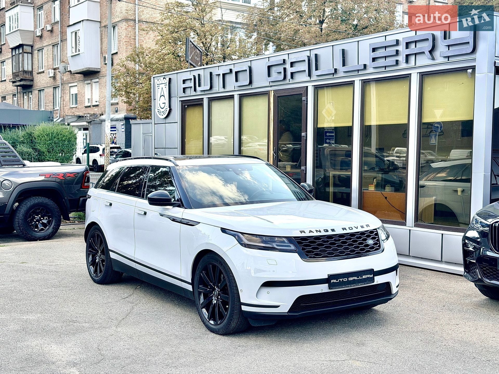 Land Rover Range Rover Velar 2017 VIN SALYA2BK1JA711012 фото оголошення 6 з 37
