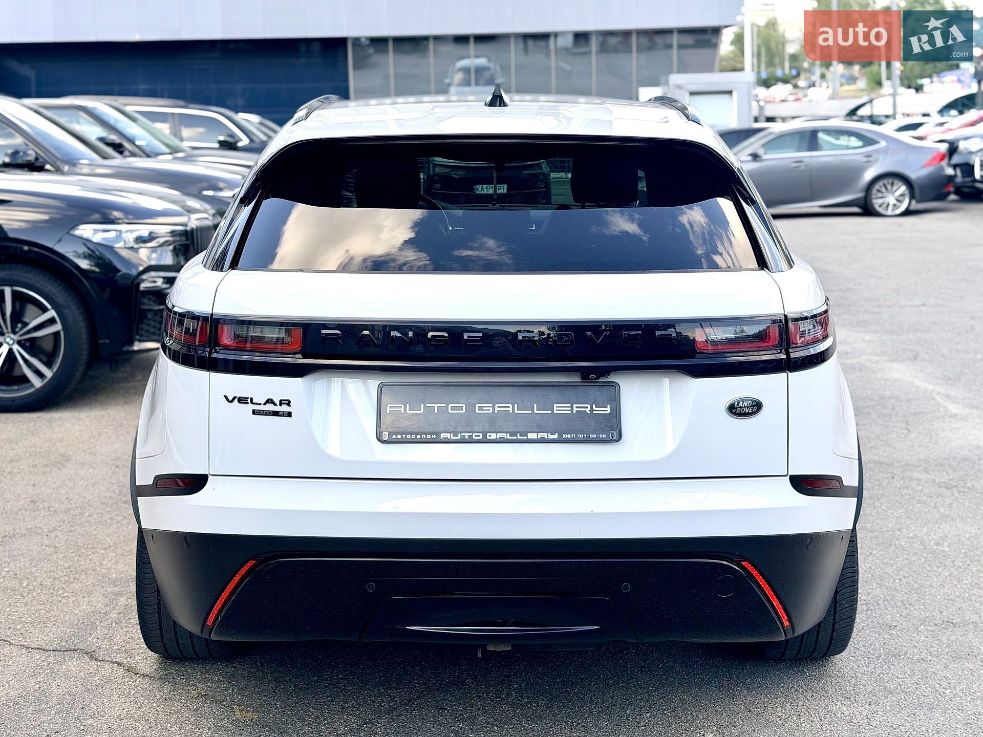 Land Rover Range Rover Velar 2017 VIN SALYA2BK1JA711012 фото оголошення 9 з 37
