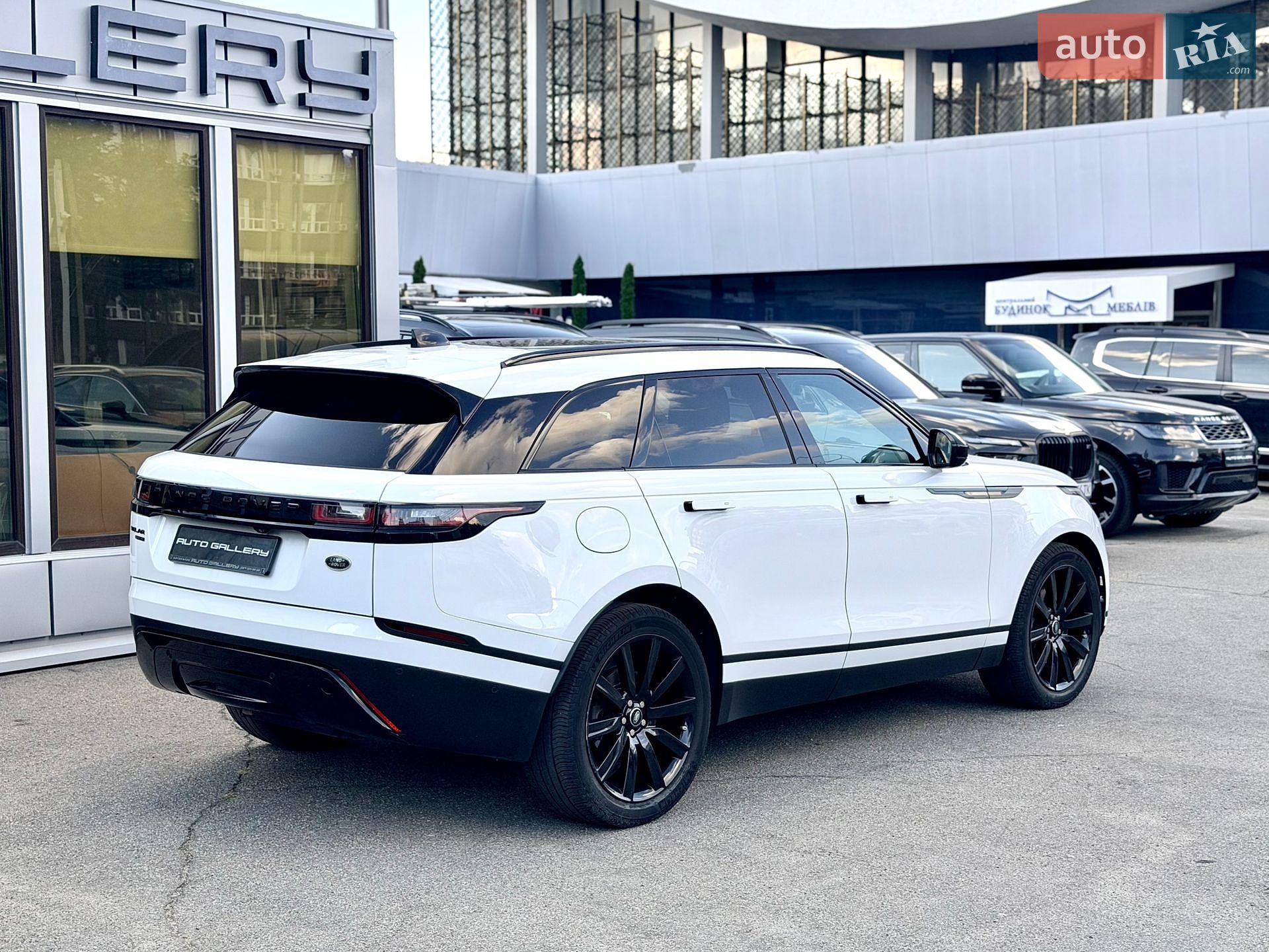 Land Rover Range Rover Velar 2017 VIN SALYA2BK1JA711012 фото оголошення 10 з 37