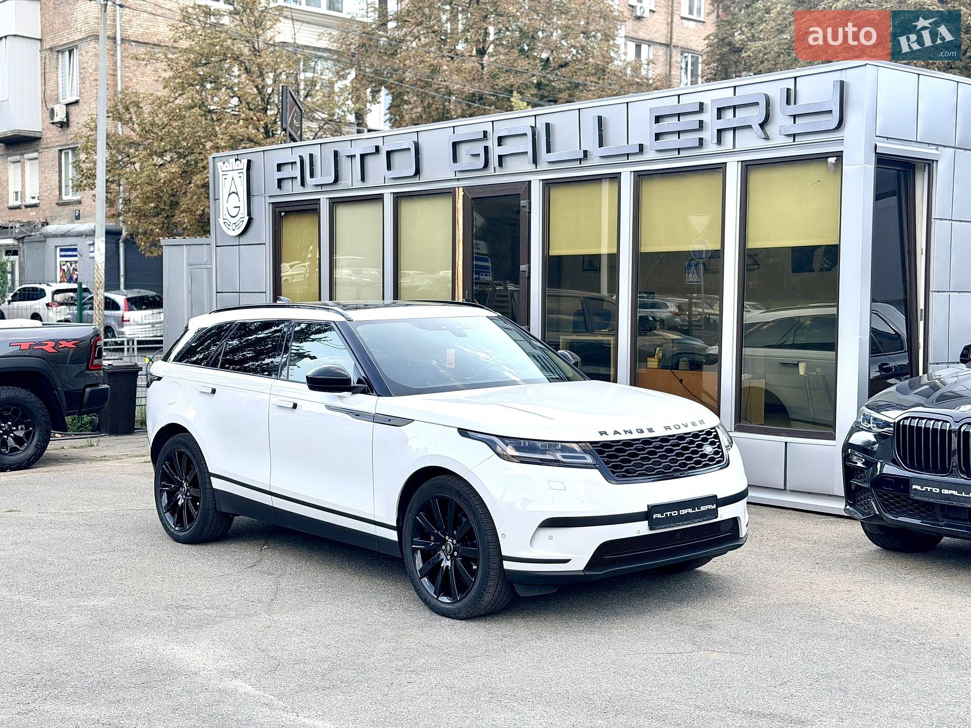 Land Rover Range Rover Velar 2017 VIN SALYA2BK1JA711012 фото оголошення 12 з 37