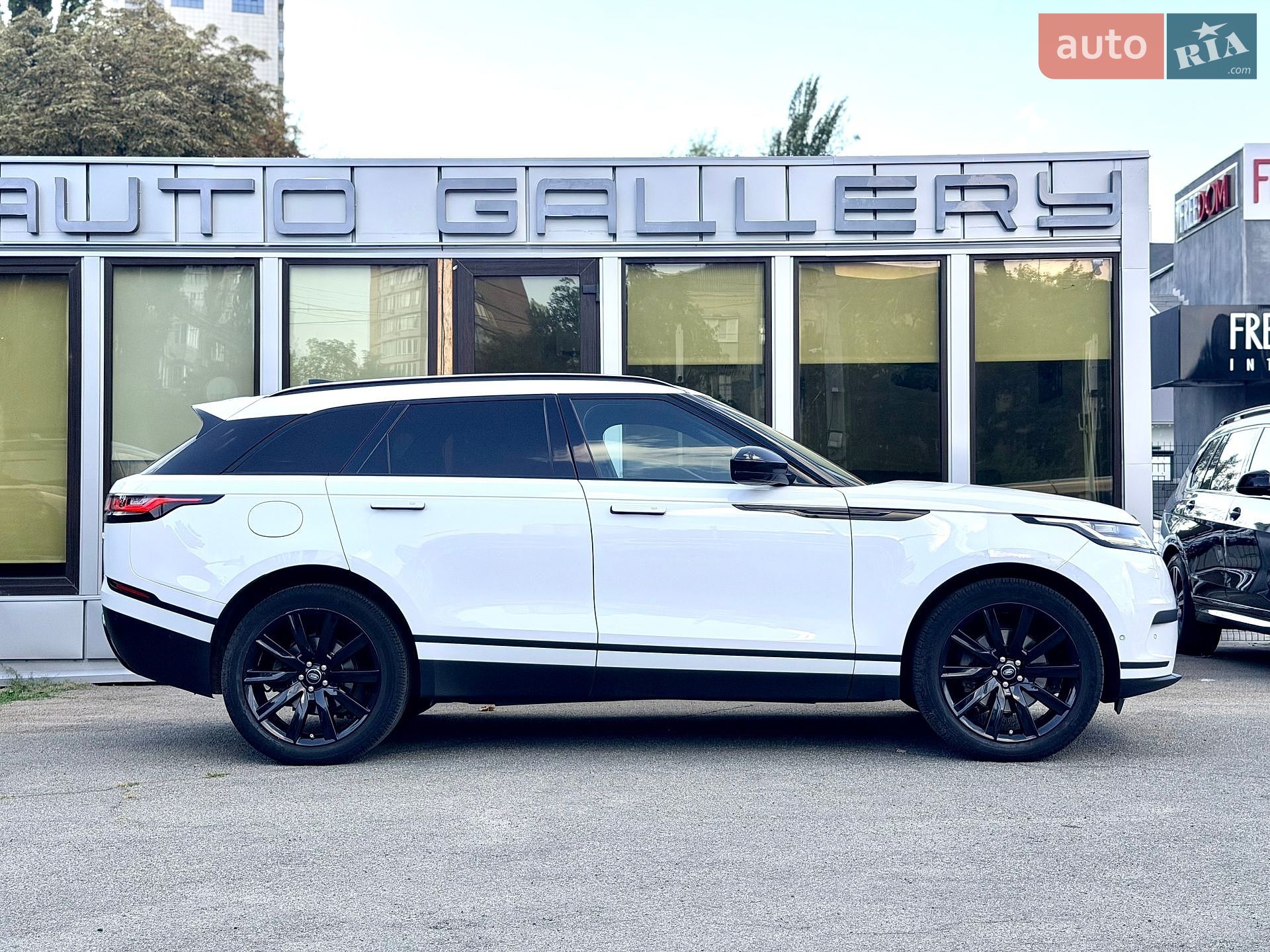 Land Rover Range Rover Velar 2017 VIN SALYA2BK1JA711012 фото оголошення 13 з 37