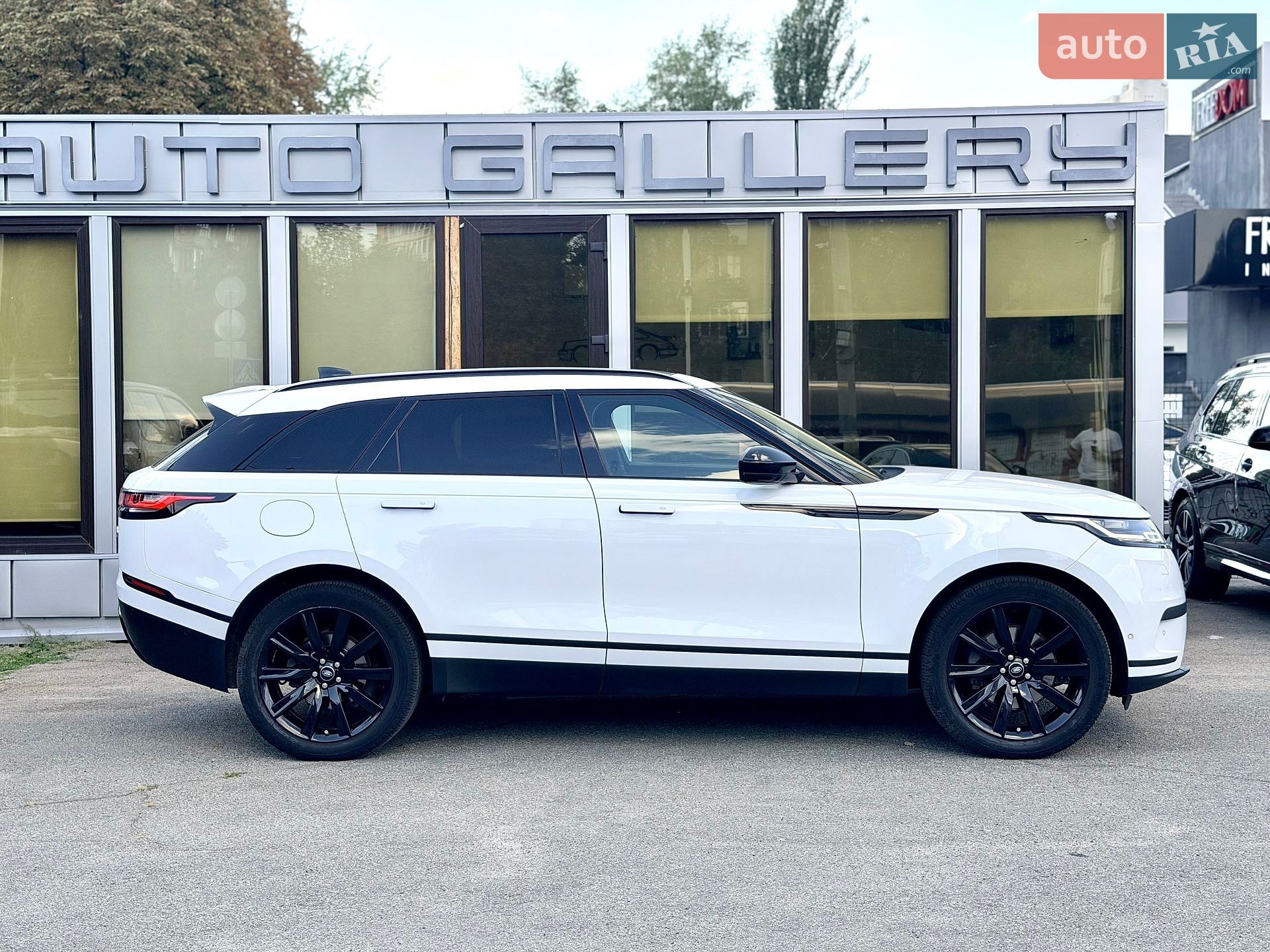 Land Rover Range Rover Velar 2017 VIN SALYA2BK1JA711012 фото оголошення 14 з 37