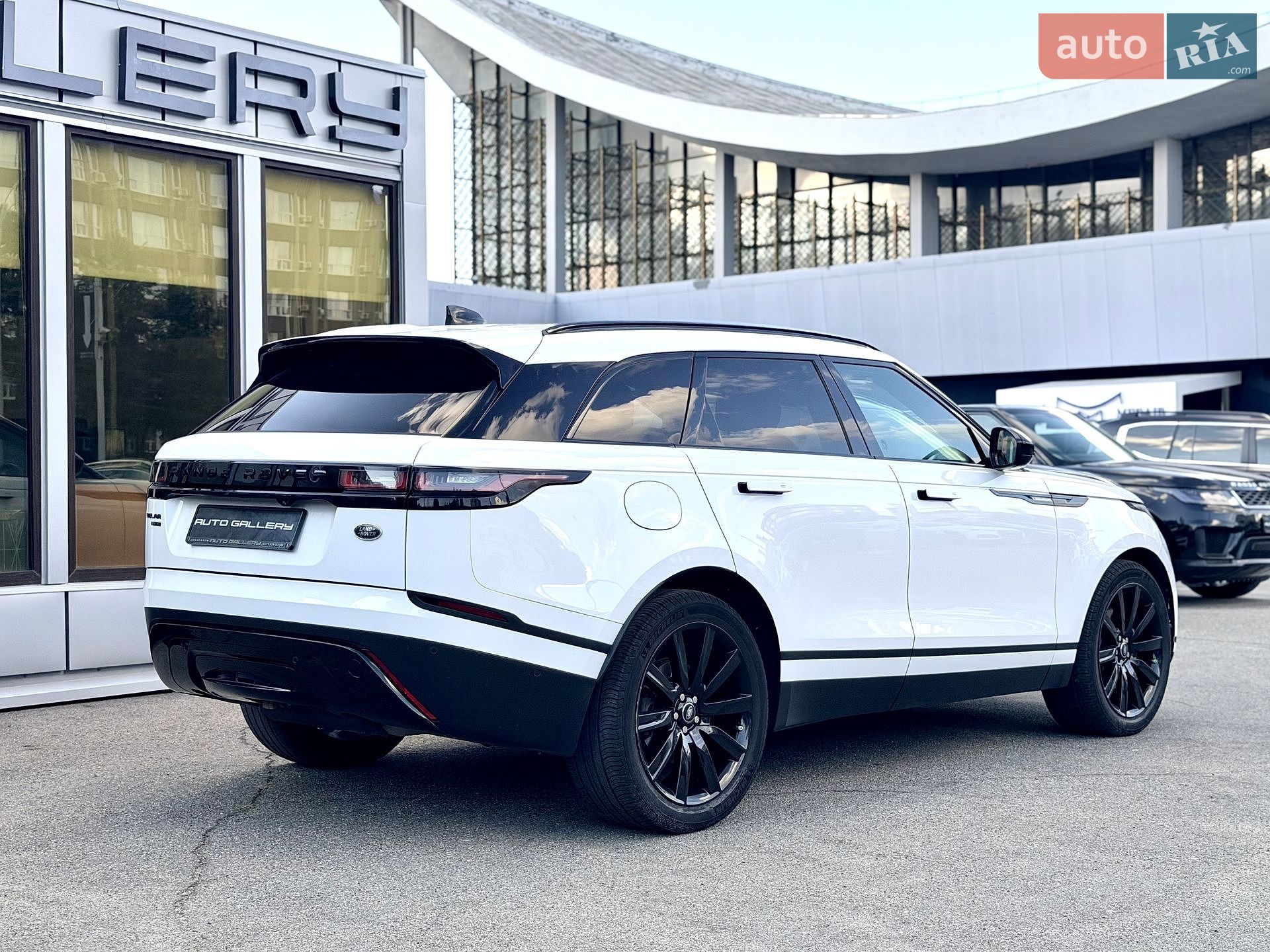 Land Rover Range Rover Velar 2017 VIN SALYA2BK1JA711012 фото оголошення 15 з 37
