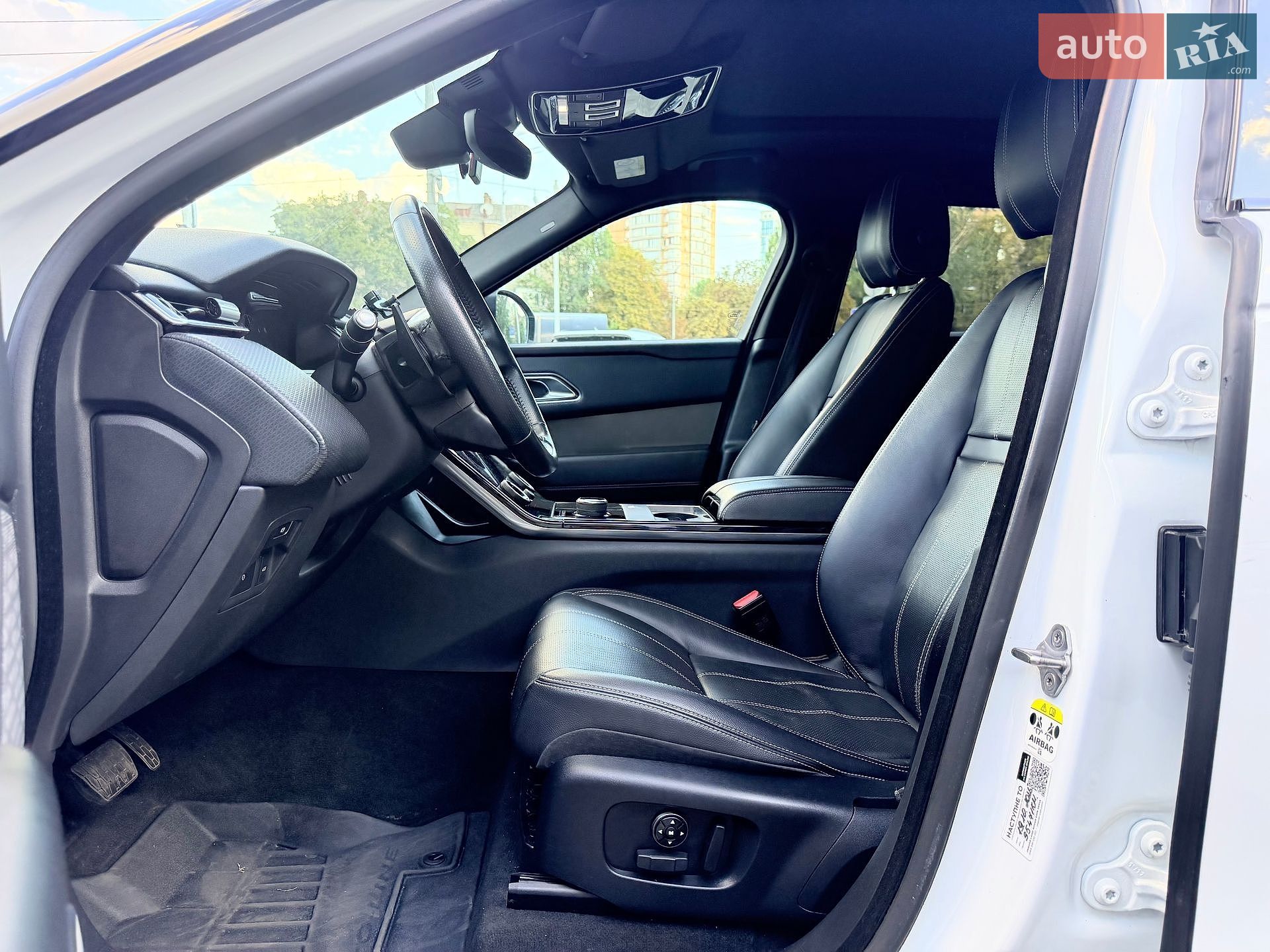 Land Rover Range Rover Velar 2017 VIN SALYA2BK1JA711012 фото оголошення 25 з 37