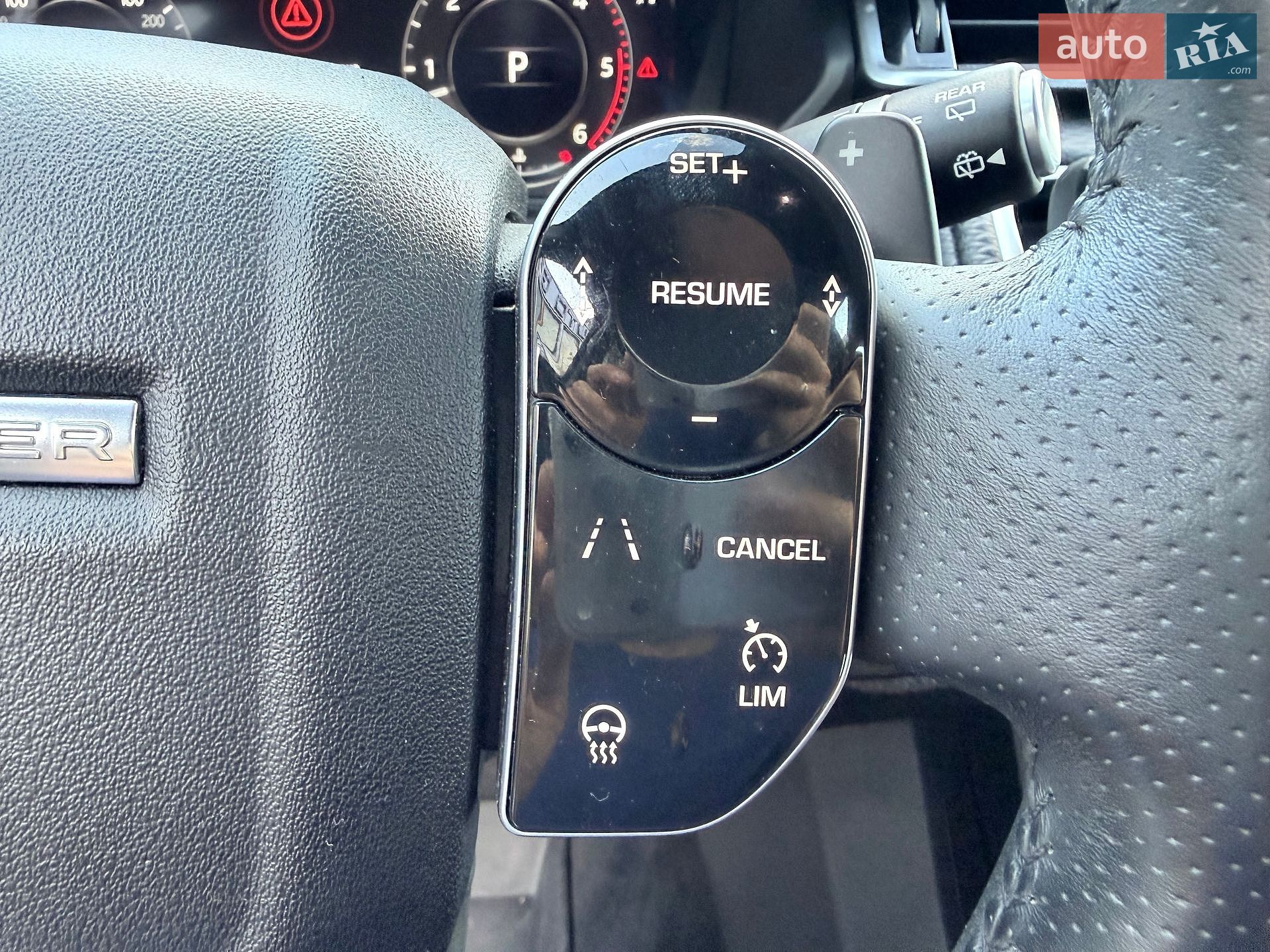 Land Rover Range Rover Velar 2017 VIN SALYA2BK1JA711012 фото оголошення 31 з 37