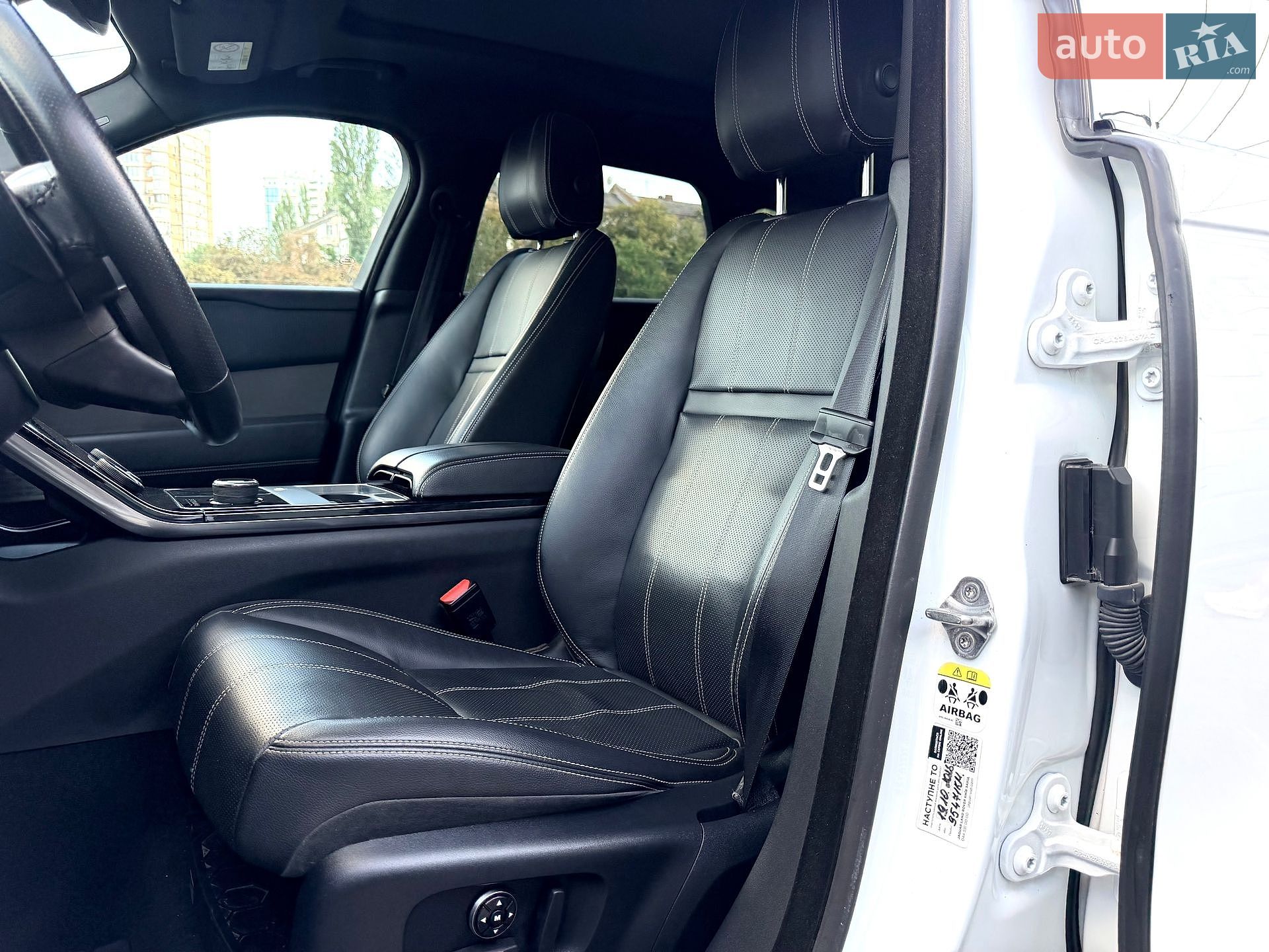 Land Rover Range Rover Velar 2017 VIN SALYA2BK1JA711012 фото оголошення 30 з 37