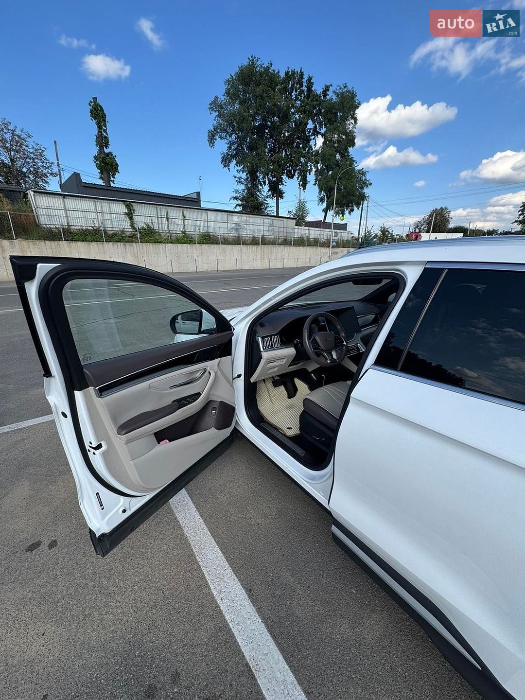 BYD Song Plus 2024 VIN LGXCE4CB3R0672315 фото оголошення 3 з 14