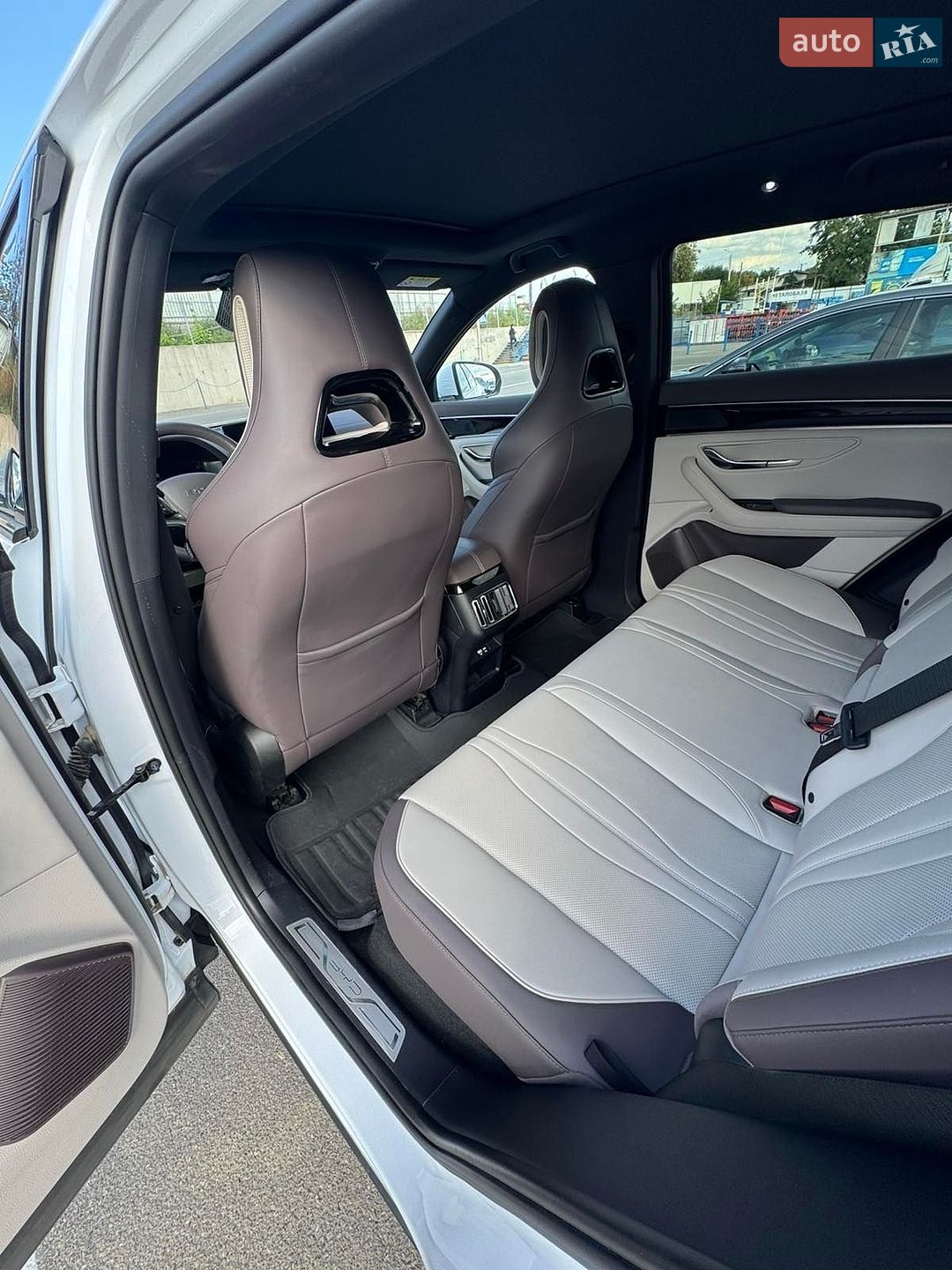 BYD Song Plus 2024 VIN LGXCE4CB3R0672315 фото оголошення 10 з 14