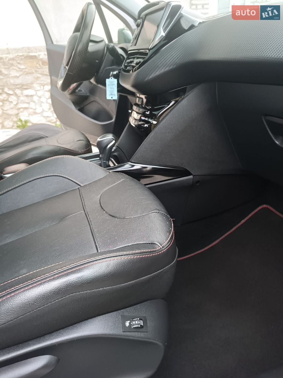 Peugeot 2008 2019 VIN VF3CUHNS4KY186561 фото оголошення 13 з 19