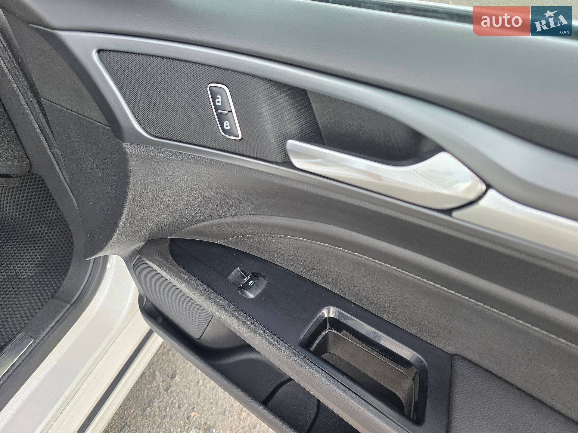 Ford Mondeo 2016 VIN WF0DXXWPCGGB19755 фото оголошення 47 з 68