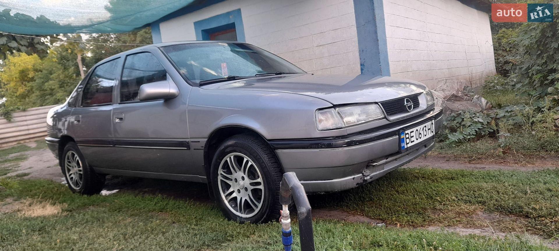 Opel Vectra 1989 VIN W0L000087K5060596 фото оголошення 2 з 3
