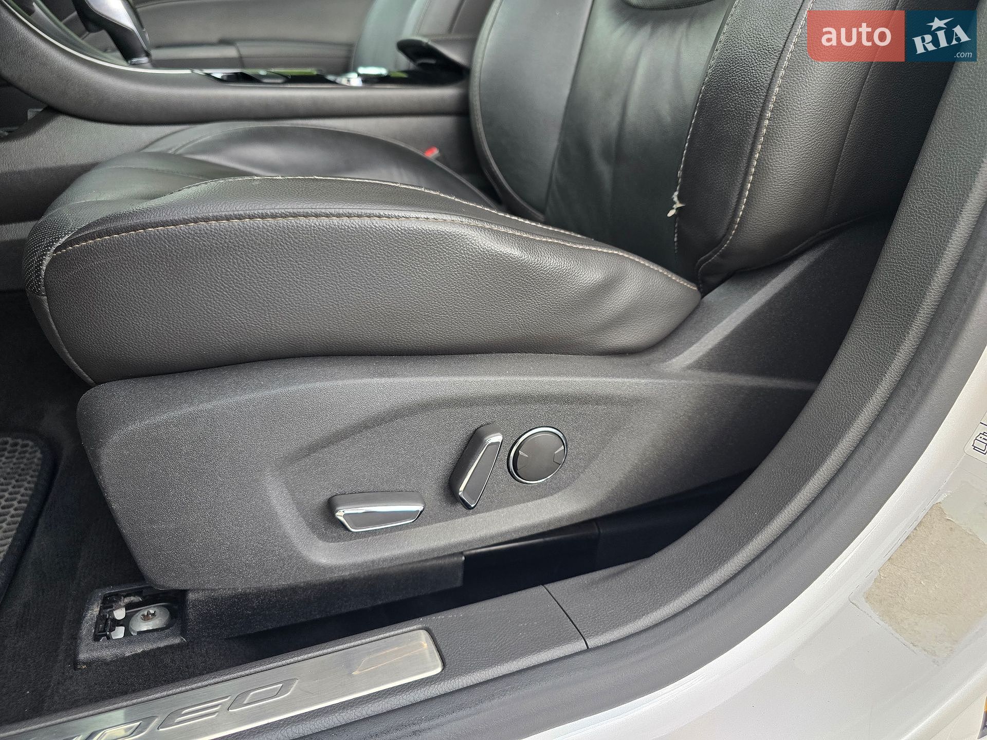 Ford Mondeo 2016 VIN WF0DXXWPCGGB19755 фото оголошення 24 з 68