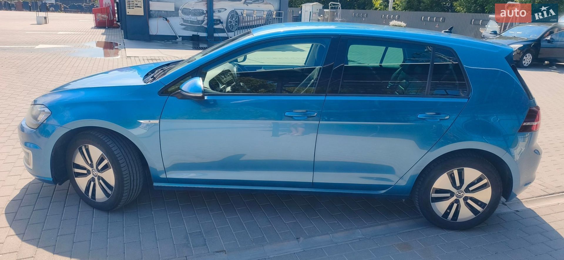 Volkswagen e-Golf 2015 VIN WVWZZZAUZGW900231 фото оголошення 7 з 51