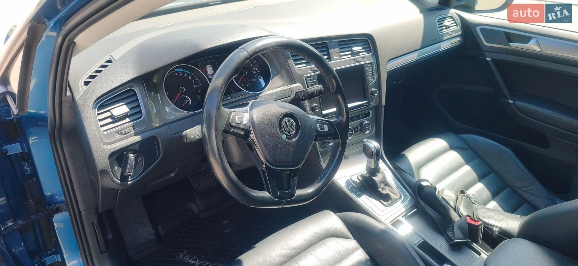 Volkswagen e-Golf 2015 VIN WVWZZZAUZGW900231 фото оголошення 19 з 51