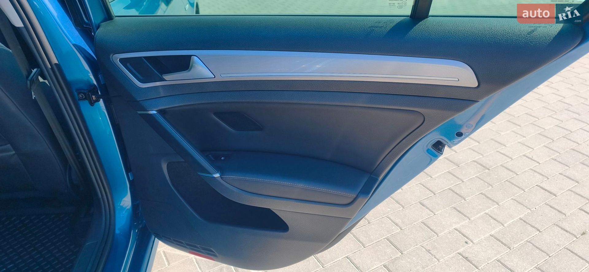 Volkswagen e-Golf 2015 VIN WVWZZZAUZGW900231 фото оголошення 25 з 51