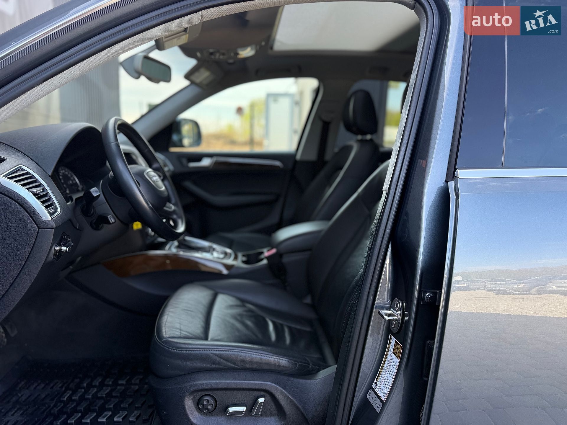 Audi Q5 2015 VIN WA1LFAFP9FA012795 фото оголошення 27 з 56