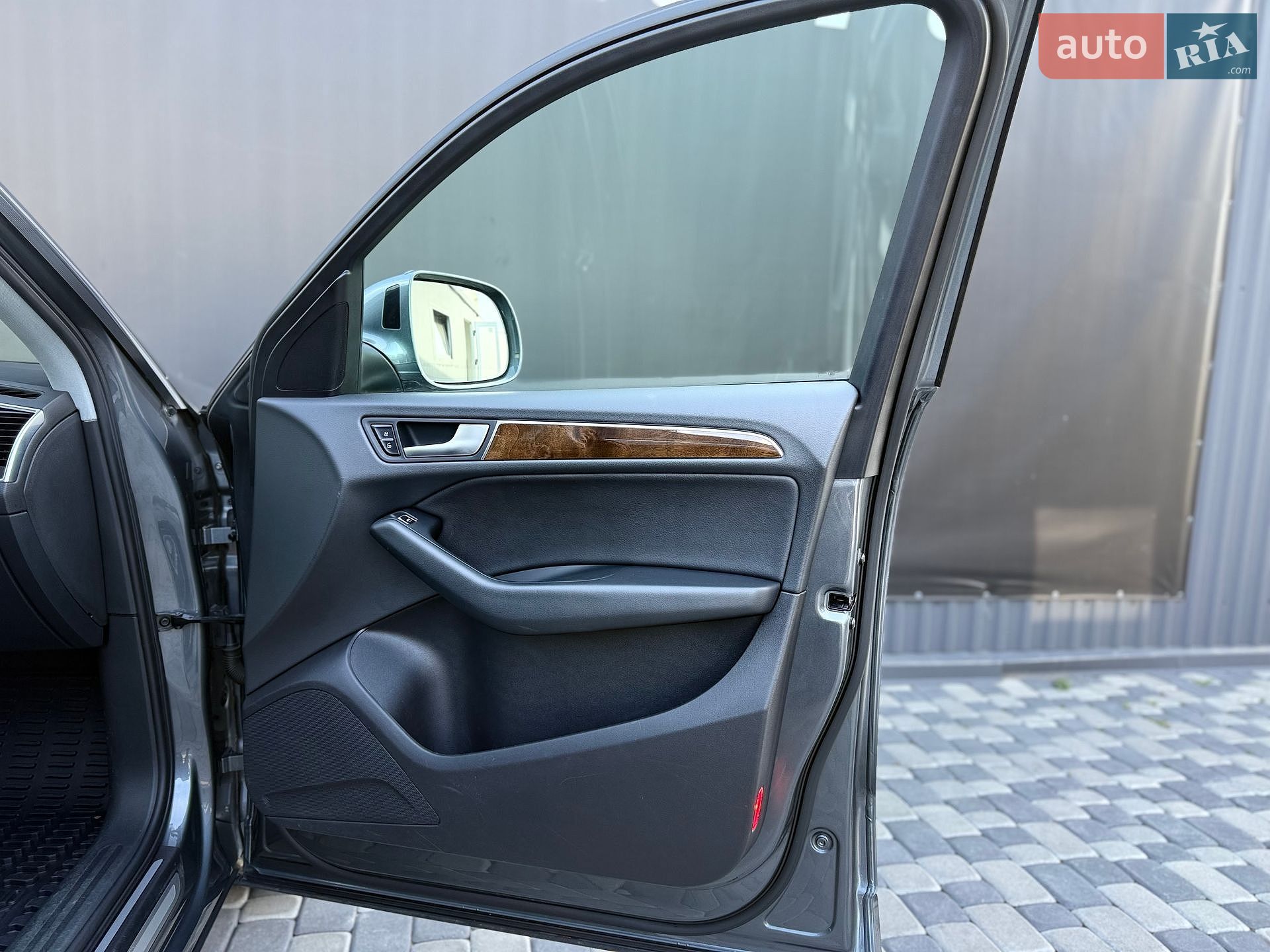 Audi Q5 2015 VIN WA1LFAFP9FA012795 фото оголошення 39 з 56
