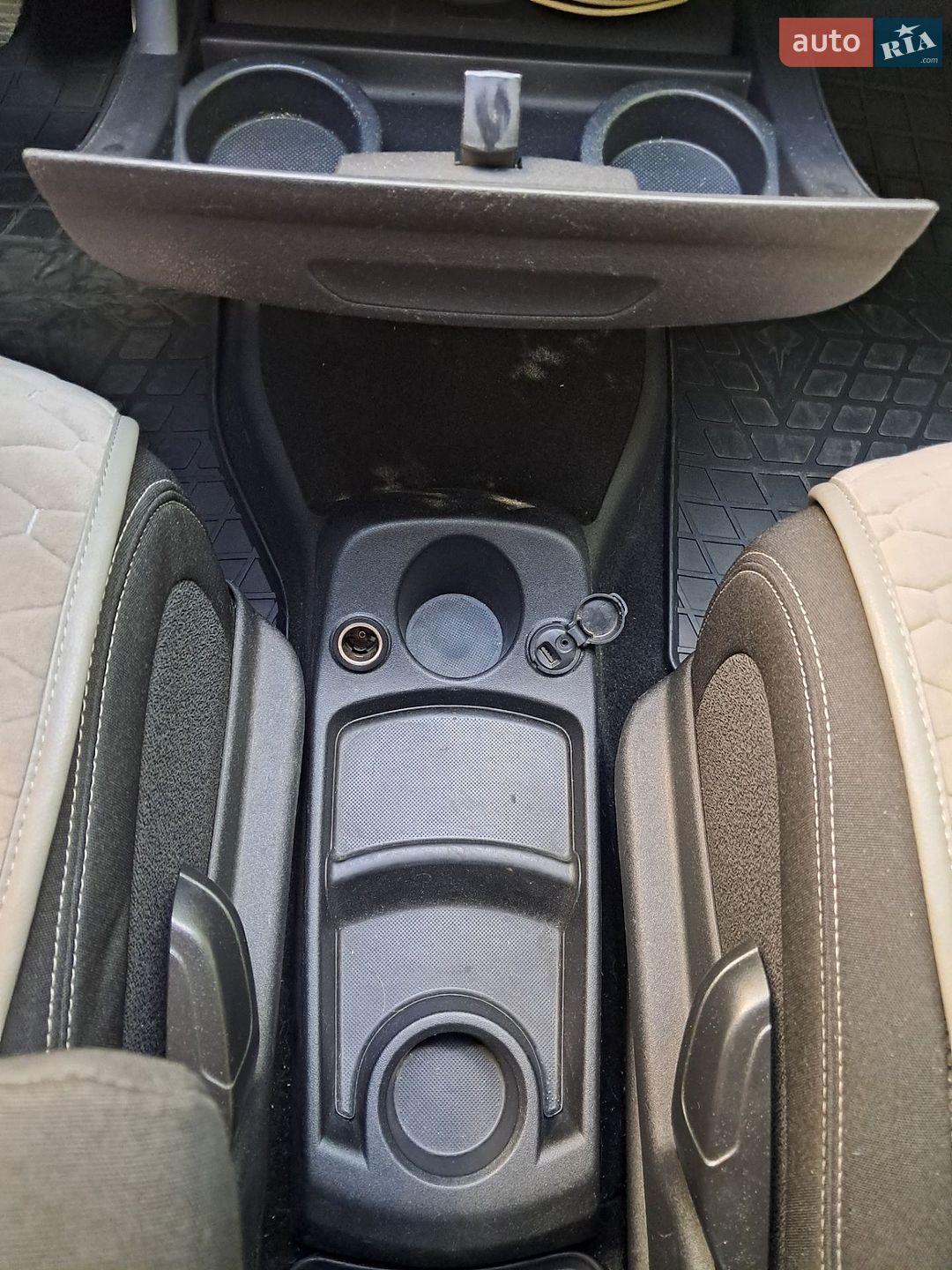 Citroen C4 Picasso 2012 VIN VF7UD9HR8CJ566211 фото оголошення 9 з 15