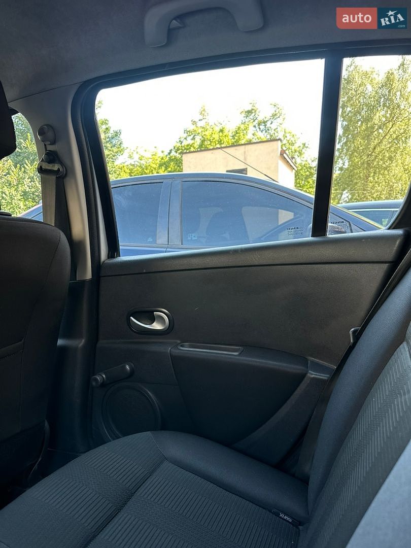 Renault Clio 2011 VIN VF1BR2V4H45147586 фото оголошення 8 з 19