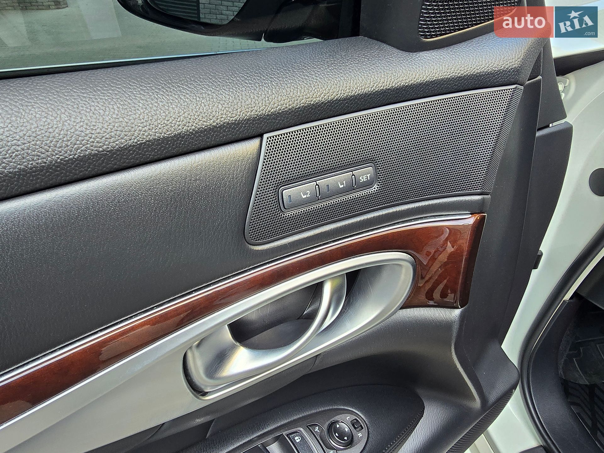 Infiniti Q70 2017 VIN JN1BCAY51U0770351 фото оголошення 21 з 67
