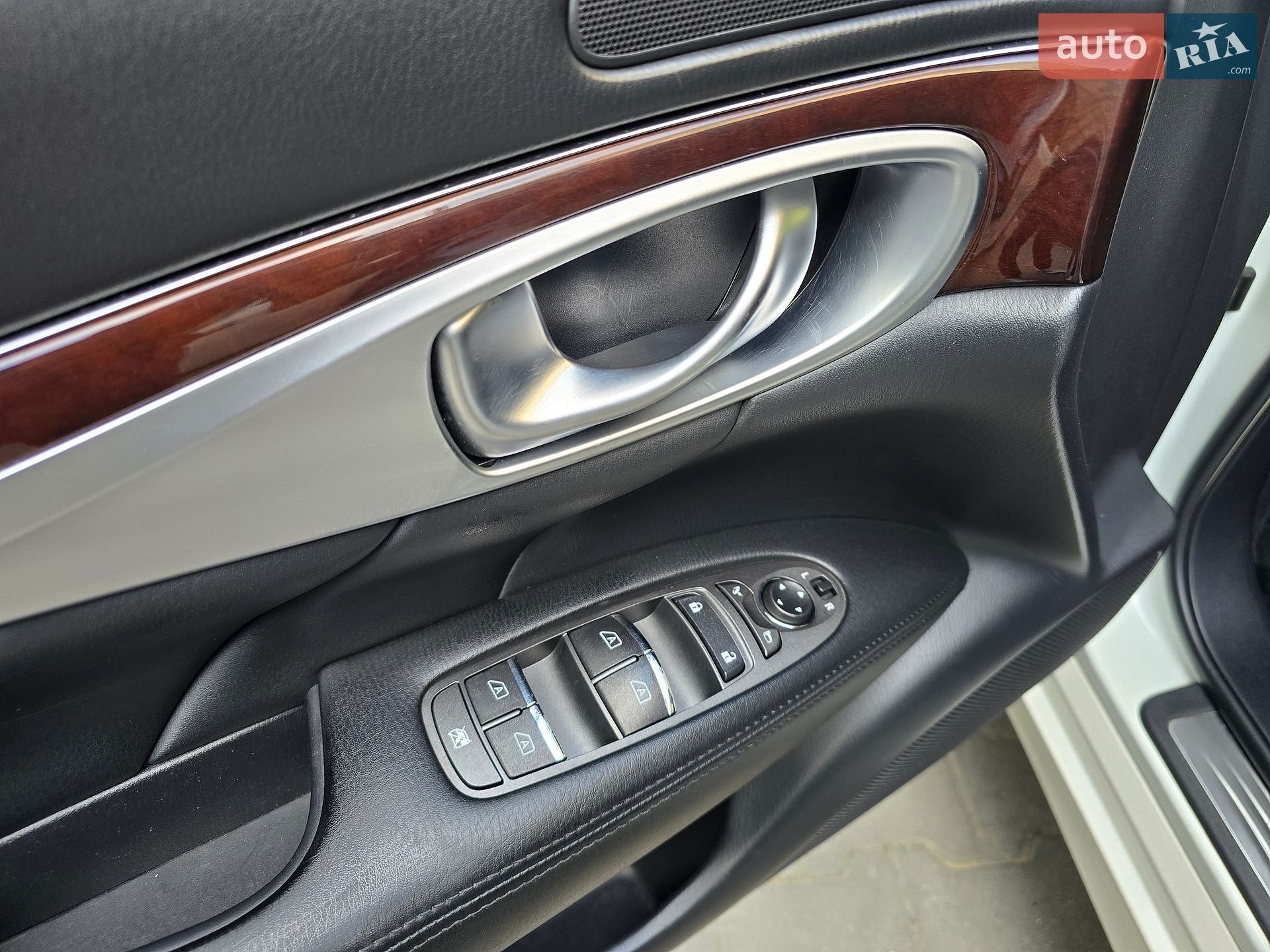 Infiniti Q70 2017 VIN JN1BCAY51U0770351 фото оголошення 20 з 67