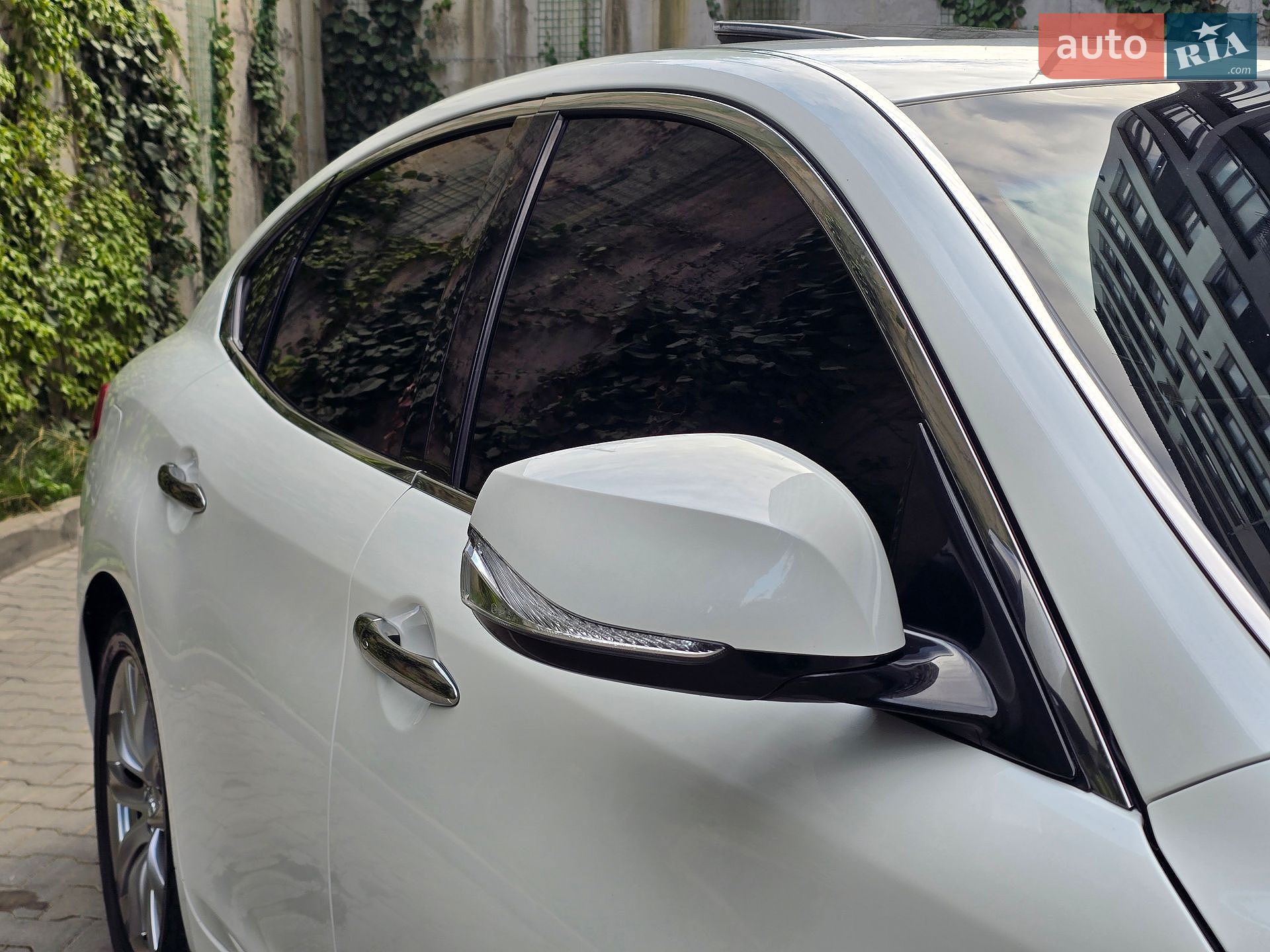 Infiniti Q70 2017 VIN JN1BCAY51U0770351 фото оголошення 14 з 67