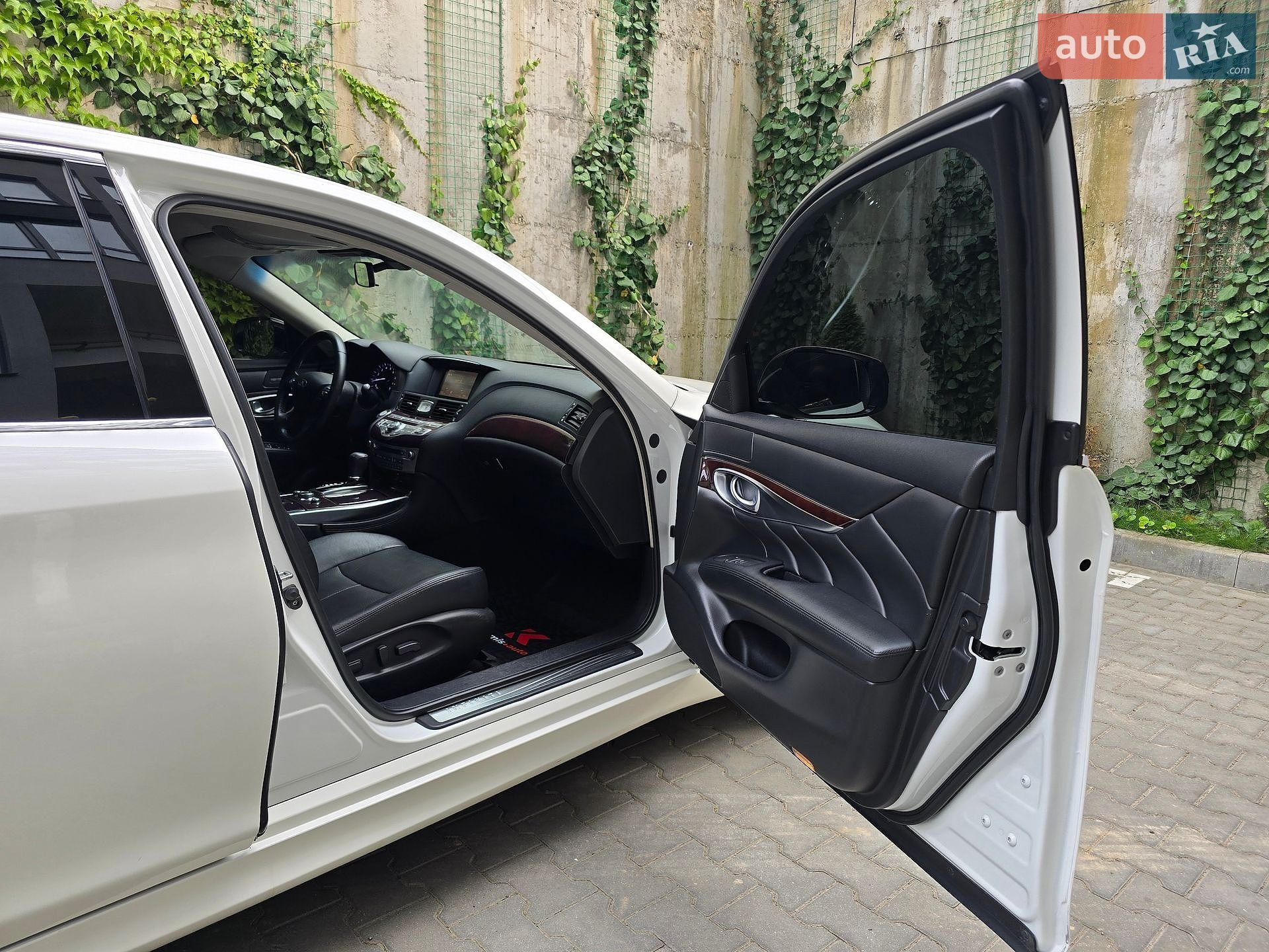 Infiniti Q70 2017 VIN JN1BCAY51U0770351 фото оголошення 49 з 67
