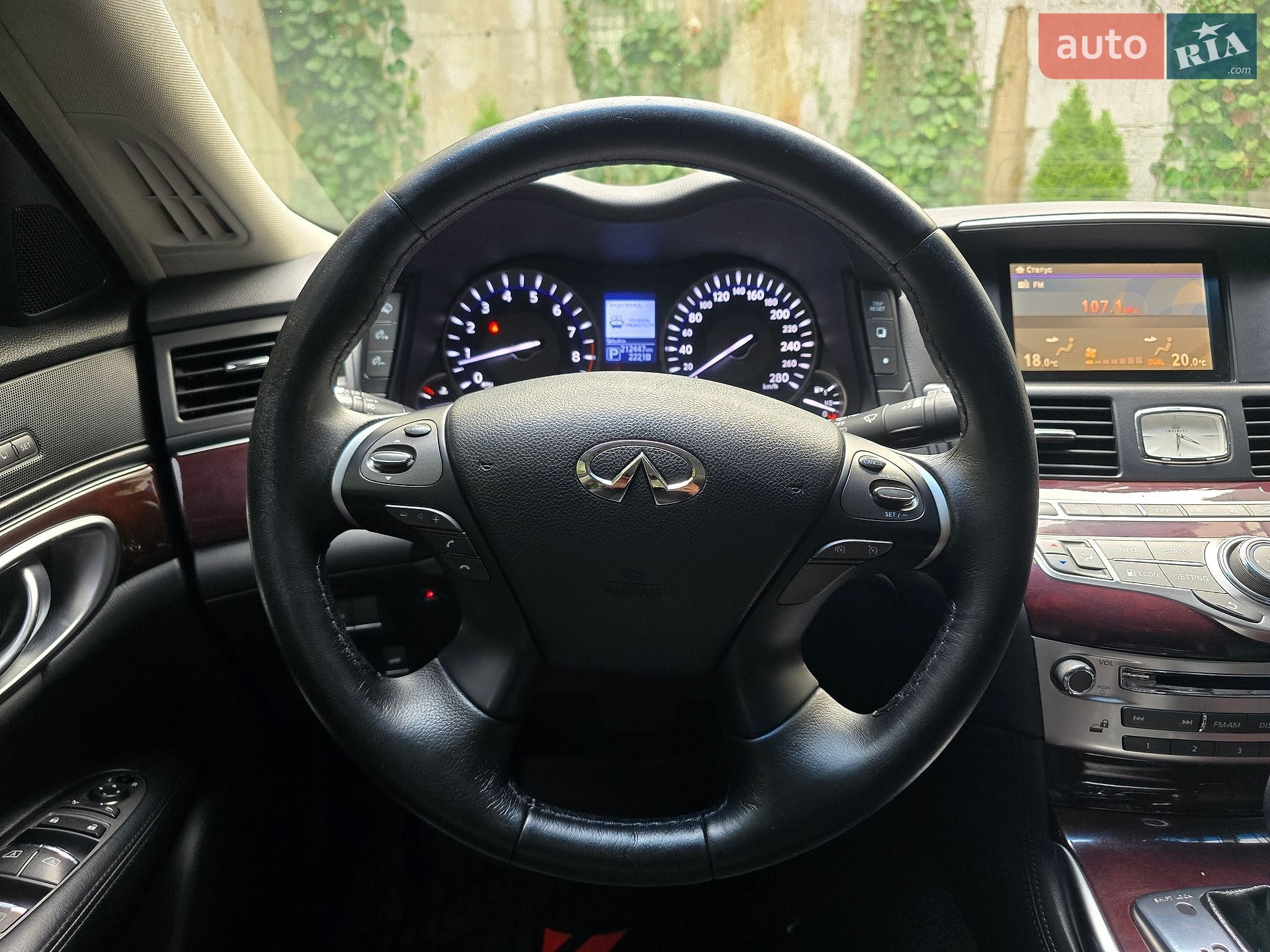 Infiniti Q70 2017 VIN JN1BCAY51U0770351 фото оголошення 28 з 67