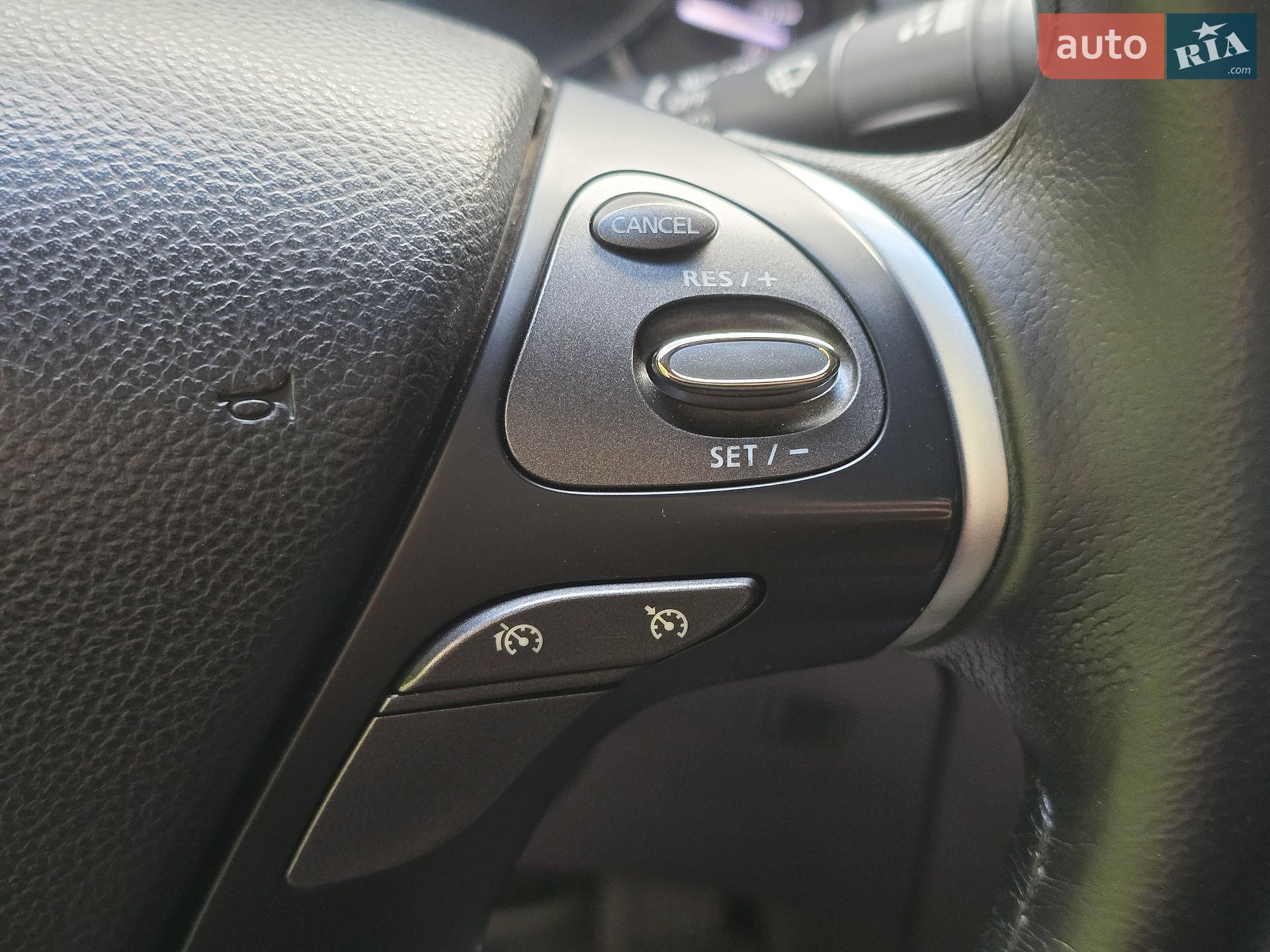 Infiniti Q70 2017 VIN JN1BCAY51U0770351 фото оголошення 29 з 67