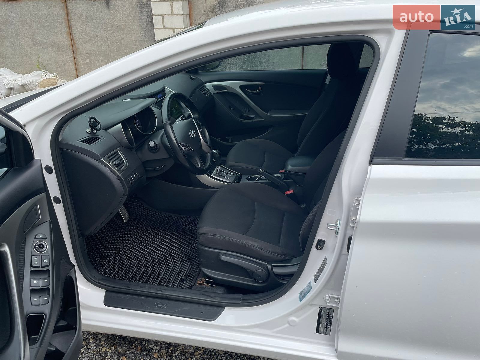 Hyundai Elantra 2013 VIN KMHDH41EBDU001388 фото оголошення 7 з 9