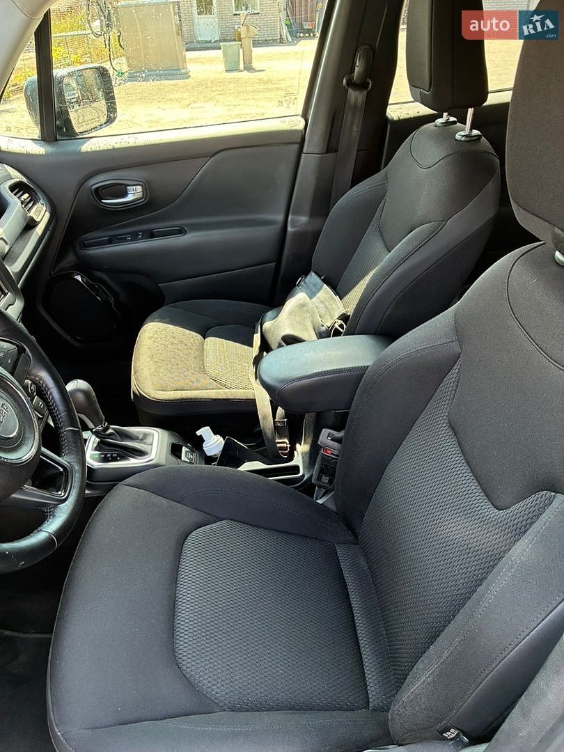 Jeep Renegade 2018 VIN ZACCJBBB0JPH50112 фото оголошення 38 з 43