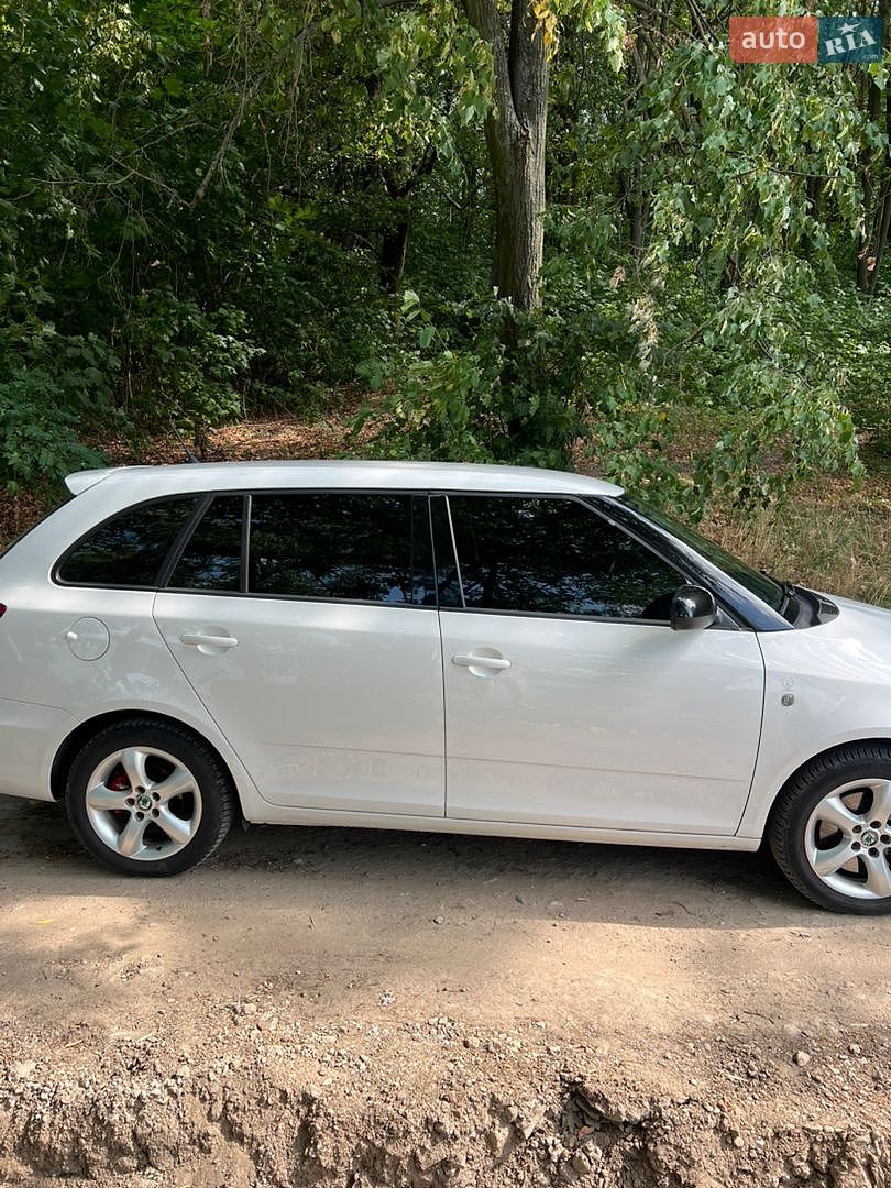 Skoda Fabia 2011 VIN TMBJP65J0C3037833 фото оголошення 9 з 32