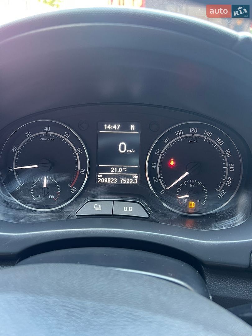 Skoda Fabia 2011 VIN TMBJP65J0C3037833 фото оголошення 23 з 32