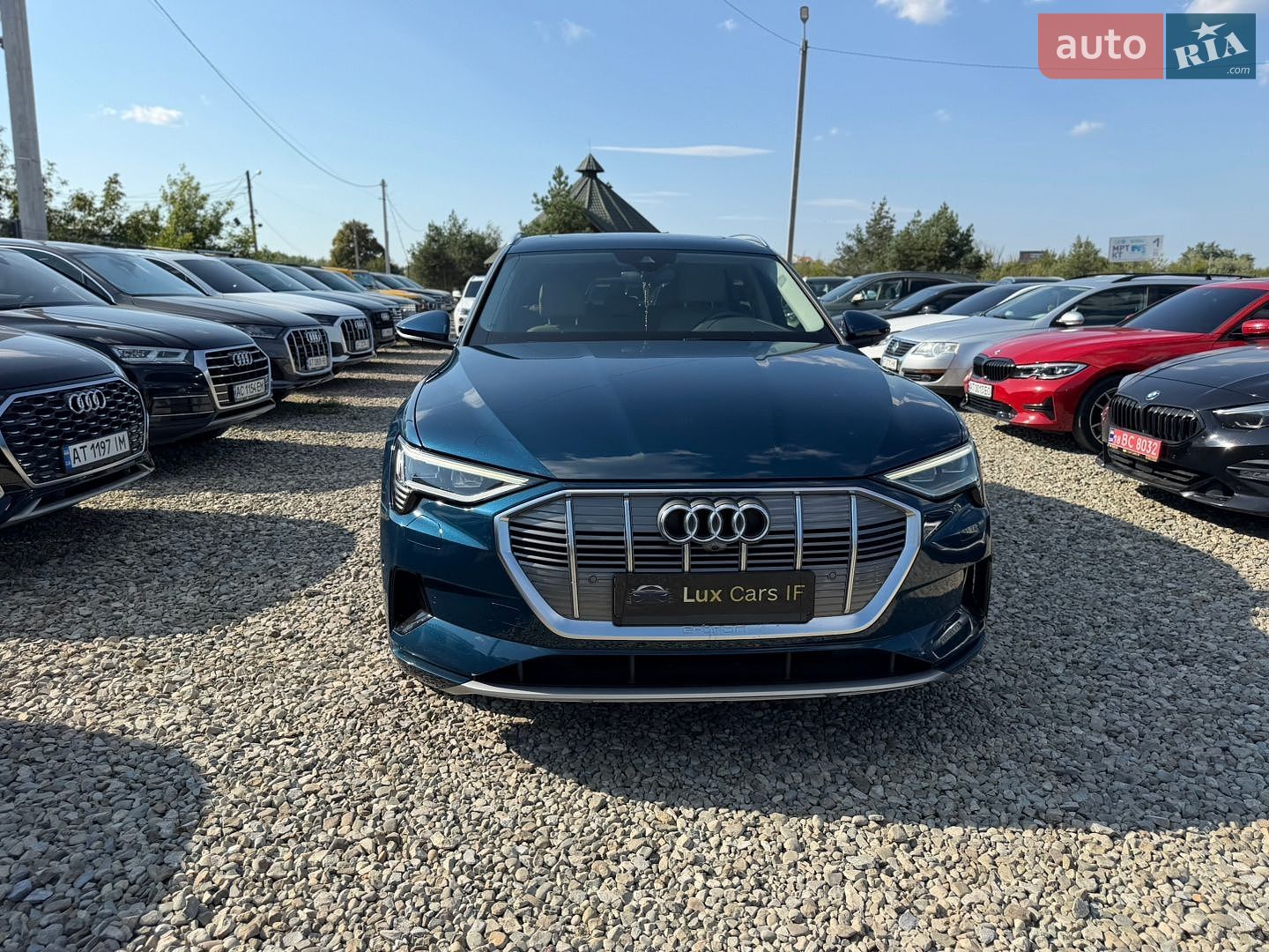 Audi e-tron 2019 VIN WA1LAAGE1KB008823 фото оголошення 5 з 48
