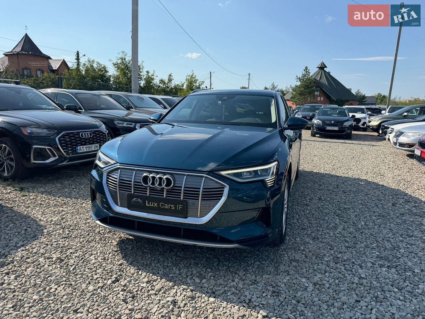 Audi e-tron 2019 VIN WA1LAAGE1KB008823 фото оголошення 7 з 48