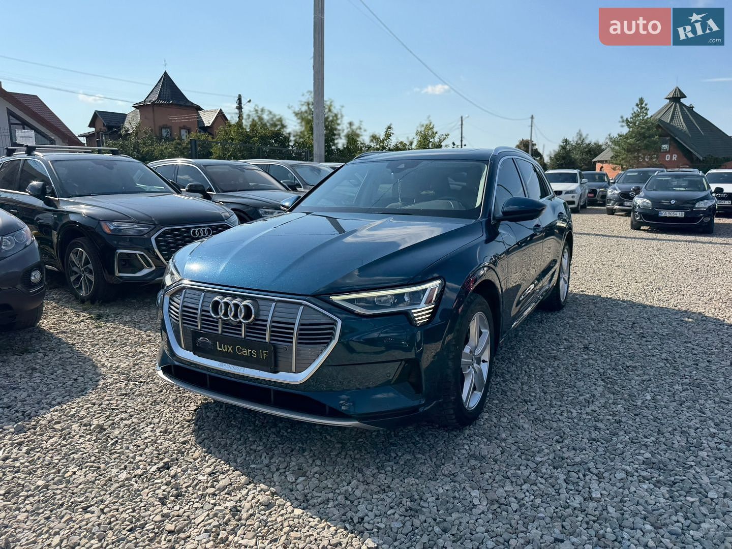 Audi e-tron 2019 VIN WA1LAAGE1KB008823 фото оголошення 8 з 48