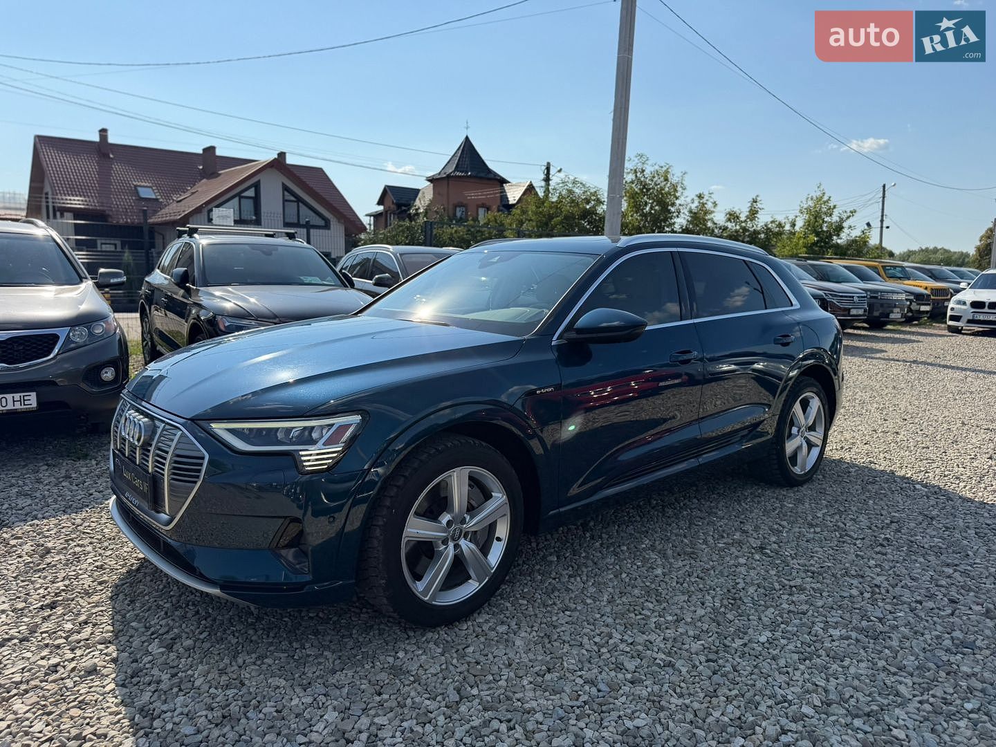Audi e-tron 2019 VIN WA1LAAGE1KB008823 фото оголошення 10 з 48
