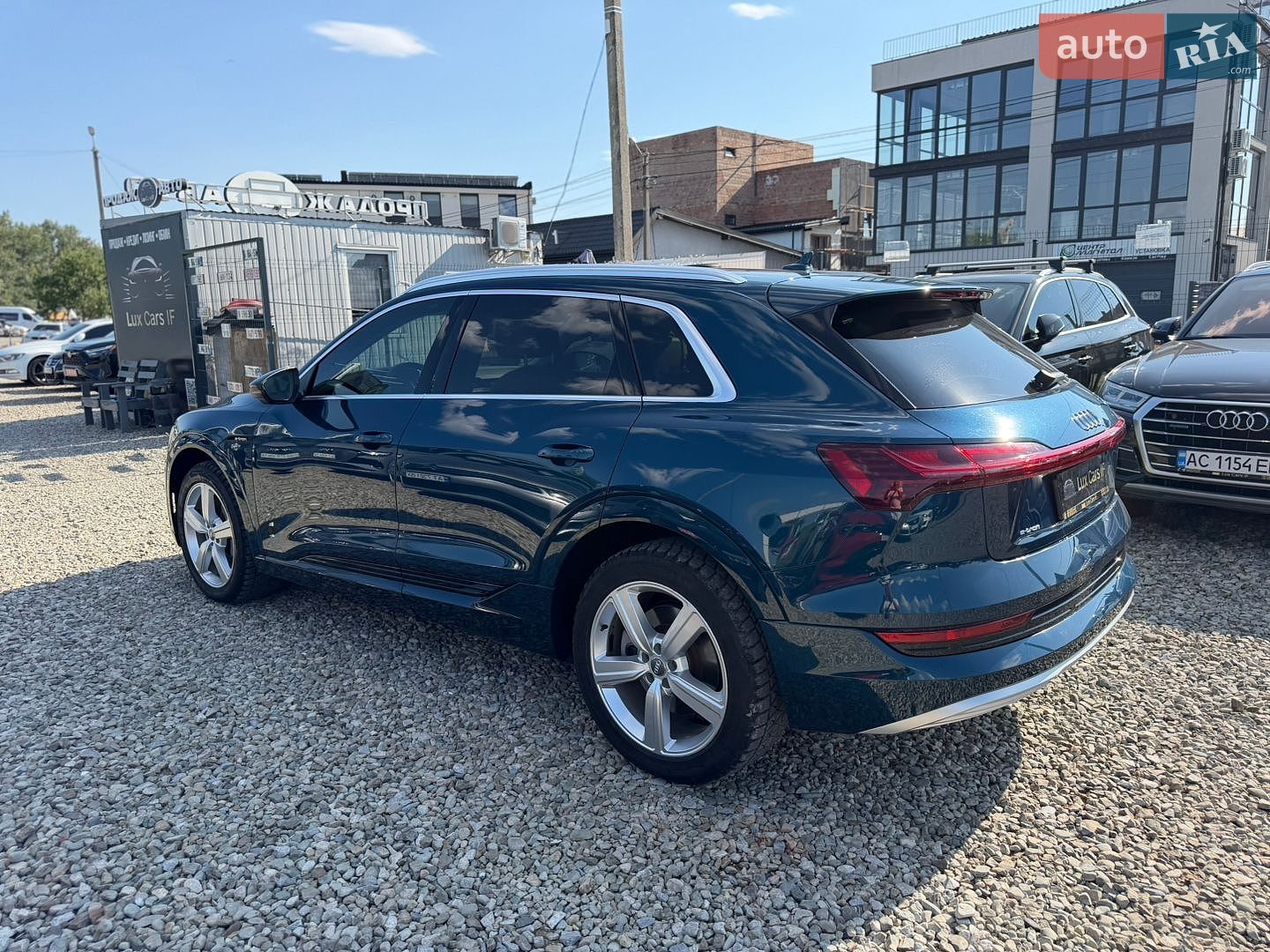 Audi e-tron 2019 VIN WA1LAAGE1KB008823 фото оголошення 11 з 48