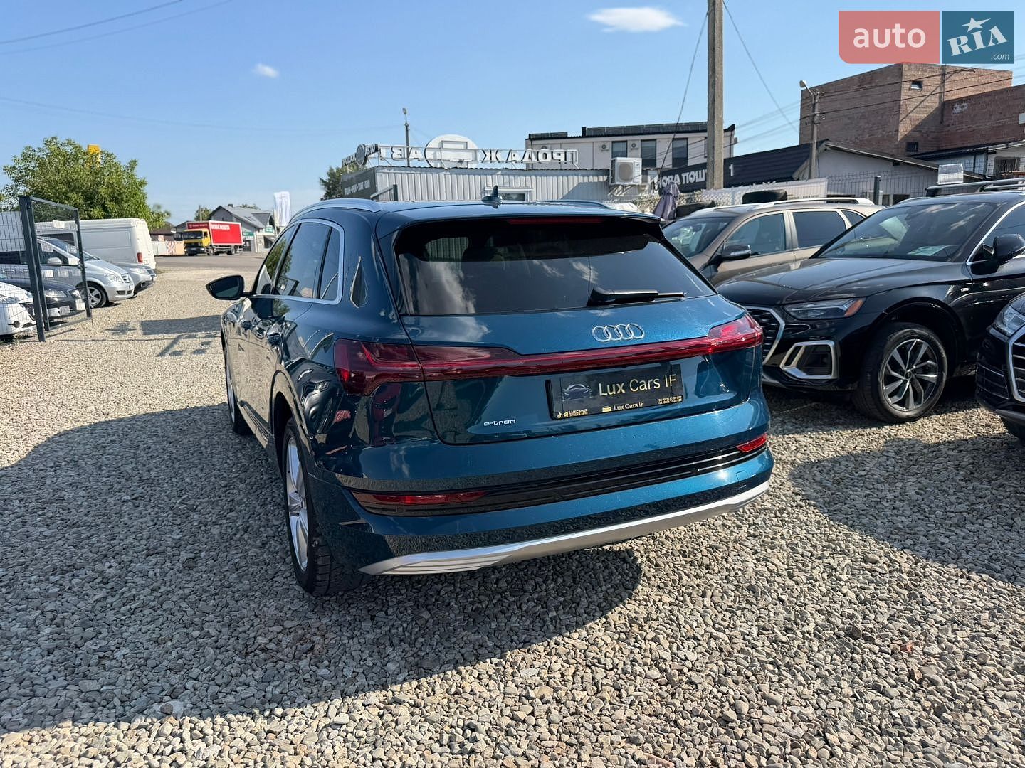 Audi e-tron 2019 VIN WA1LAAGE1KB008823 фото оголошення 14 з 48