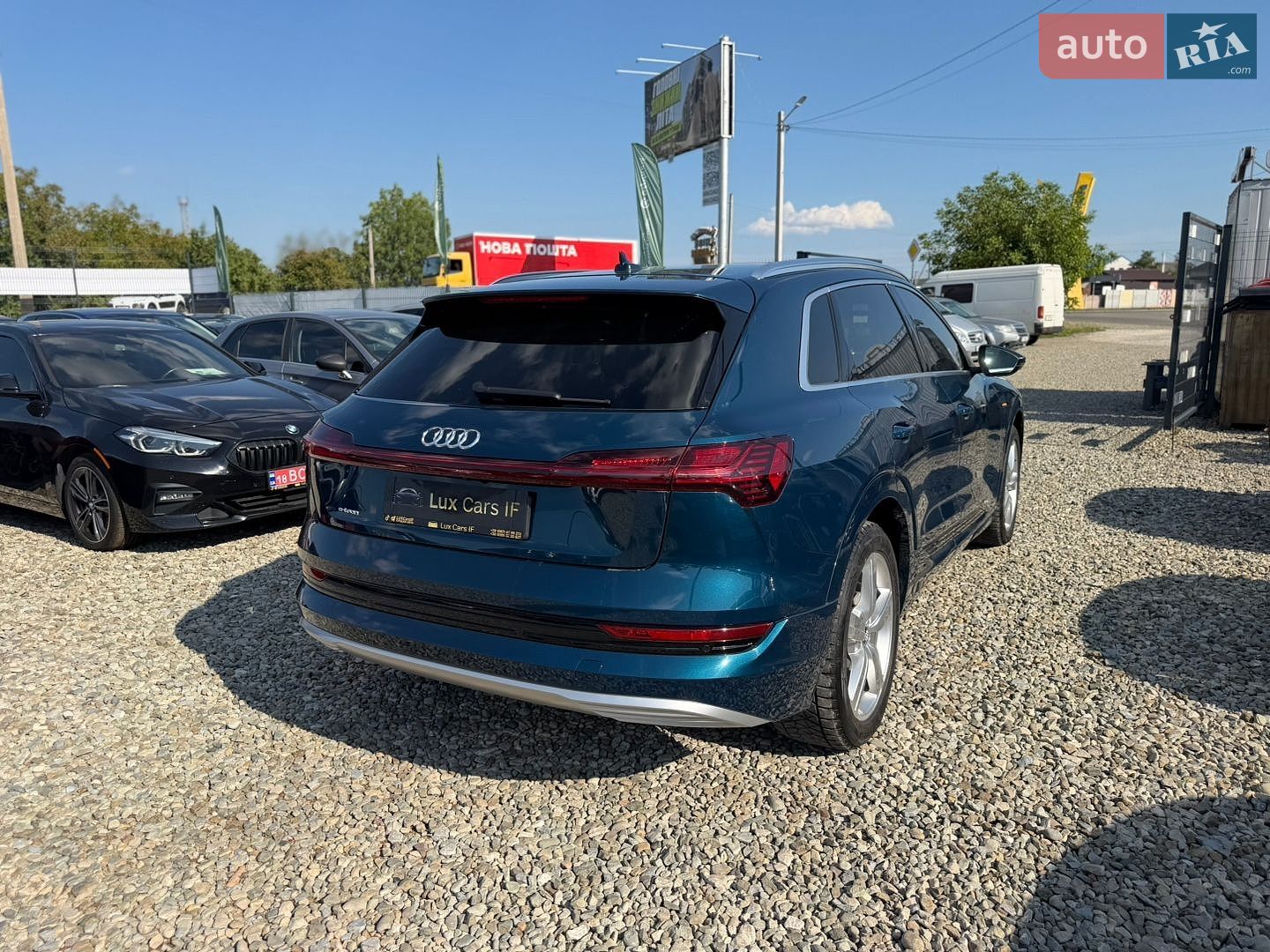 Audi e-tron 2019 VIN WA1LAAGE1KB008823 фото оголошення 17 з 48
