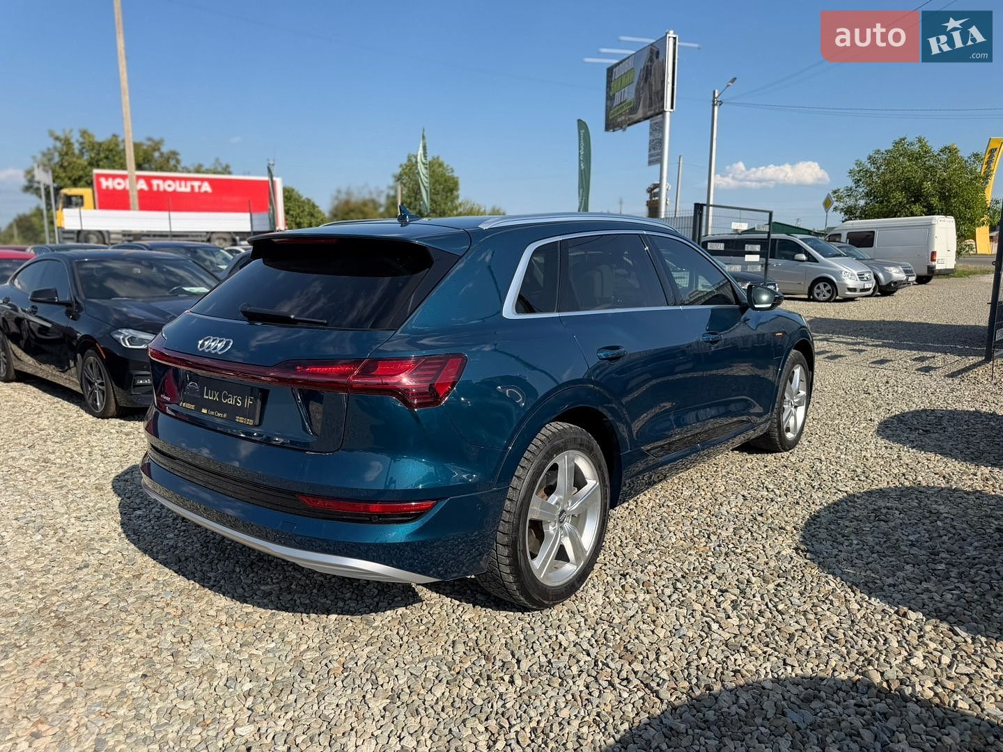 Audi e-tron 2019 VIN WA1LAAGE1KB008823 фото оголошення 18 з 48