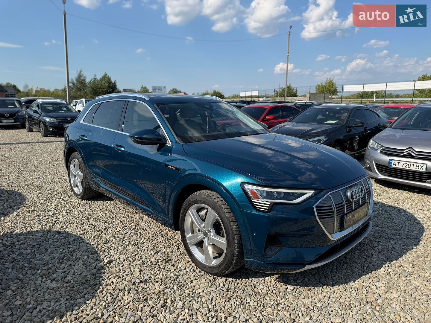 Audi e-tron 2019 VIN WA1LAAGE1KB008823 фото оголошення 19 з 48