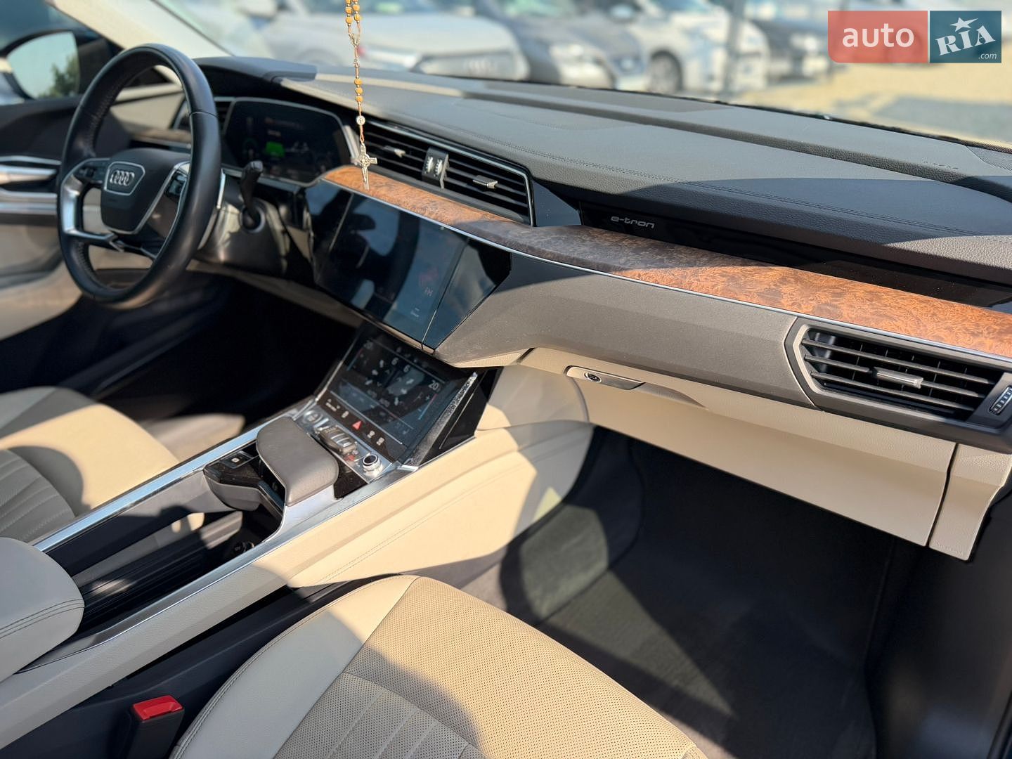 Audi e-tron 2019 VIN WA1LAAGE1KB008823 фото оголошення 35 з 48