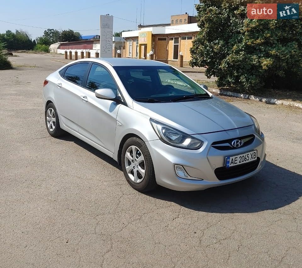 Hyundai Accent 2011 VIN Z94CU41CBBR041921 фото оголошення 2 з 5