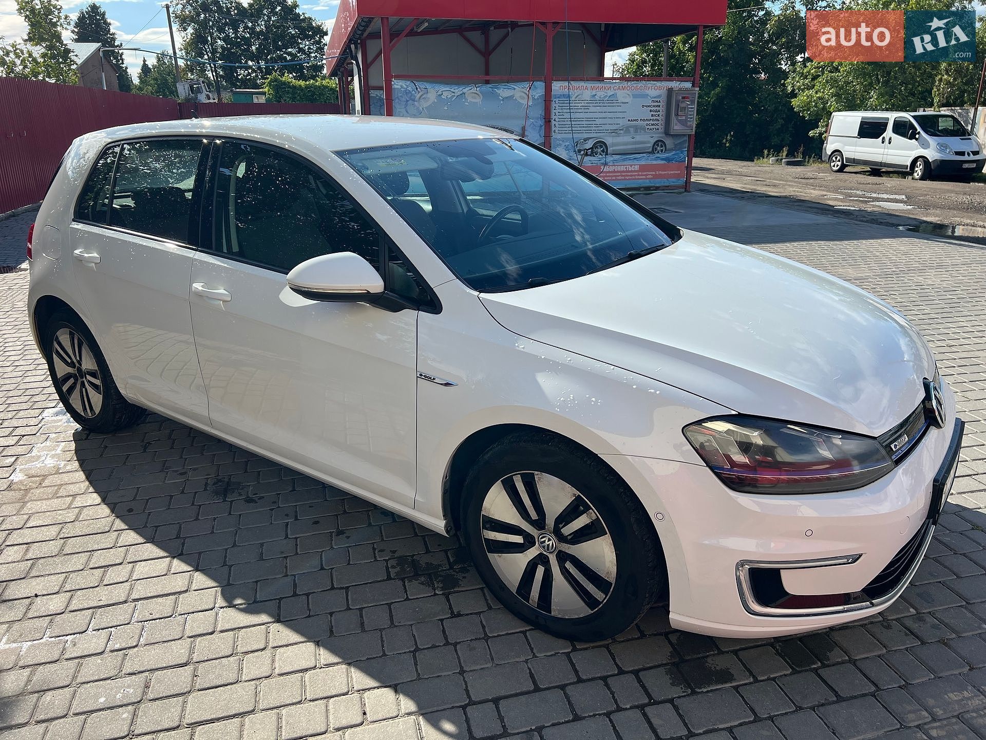 Volkswagen e-Golf 2014 VIN WVWZZZAUZFW900351 фото оголошення 3 з 8