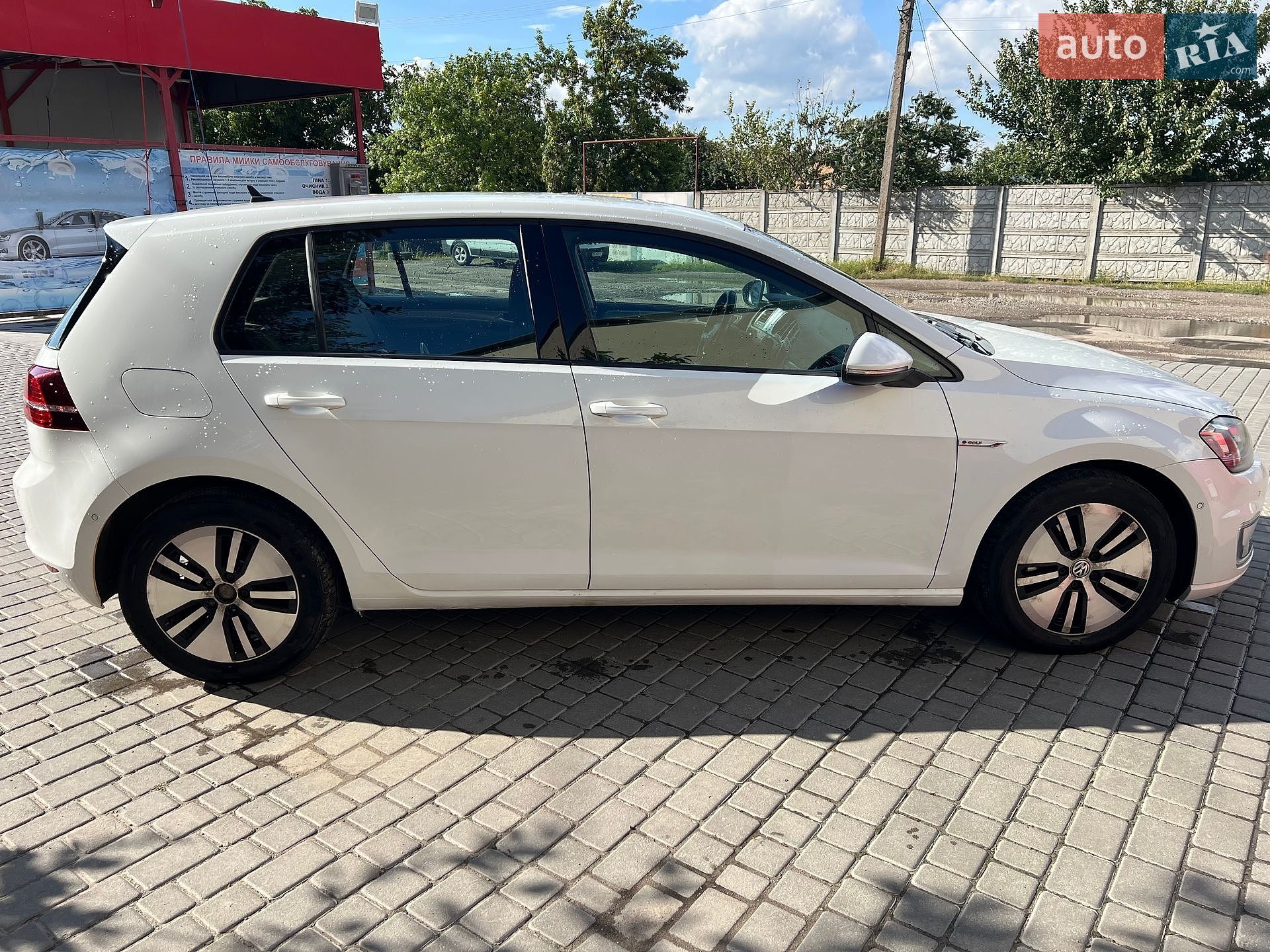 Volkswagen e-Golf 2014 VIN WVWZZZAUZFW900351 фото оголошення 4 з 8