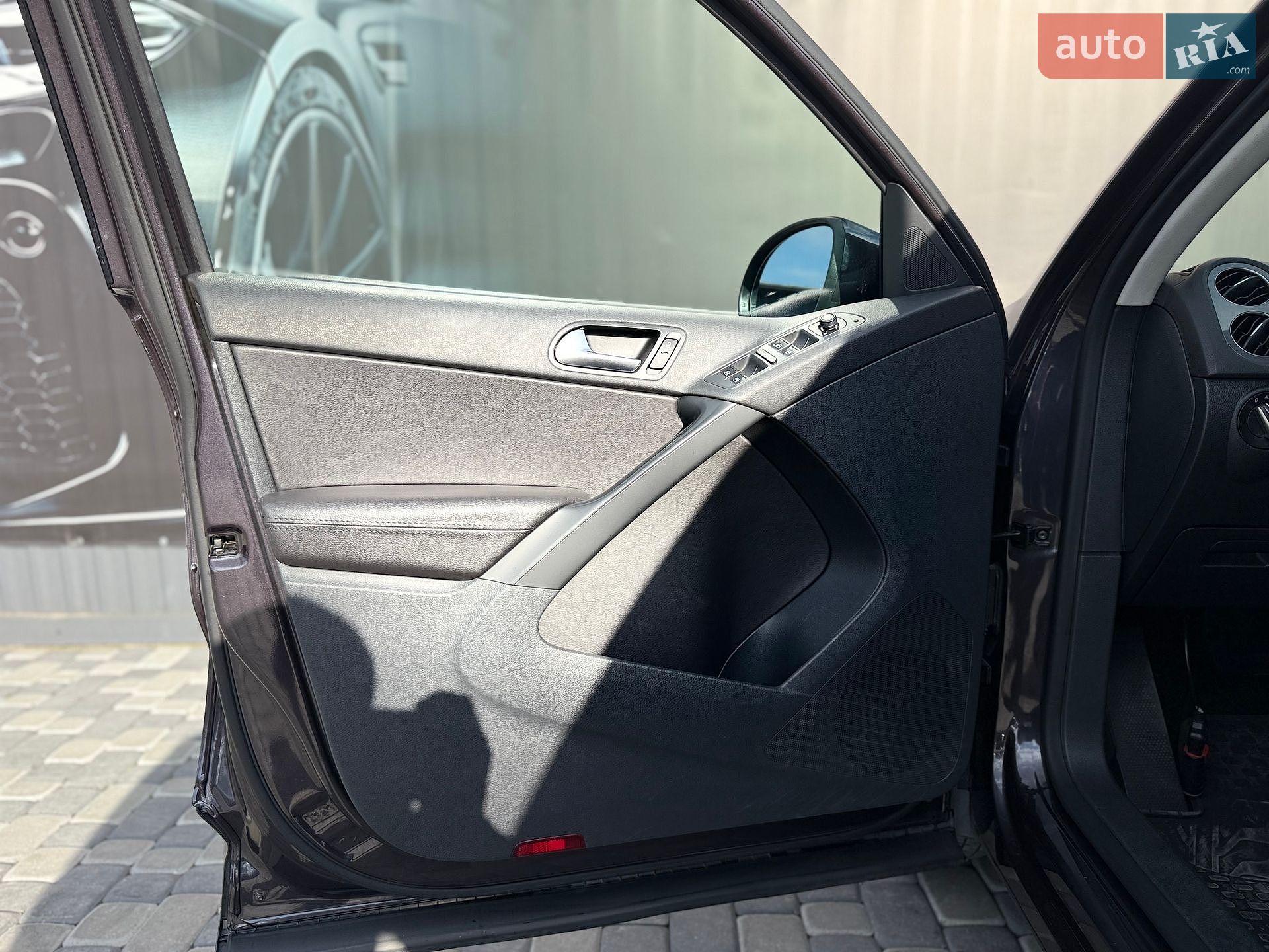 Volkswagen Tiguan 2016 VIN WVGBV7AX5GW522804 фото оголошення 18 з 56