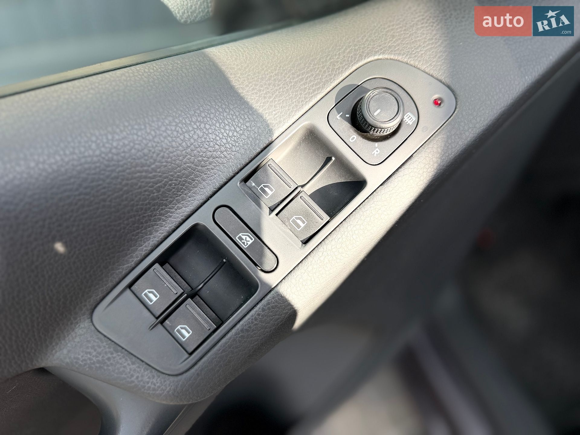 Volkswagen Tiguan 2016 VIN WVGBV7AX5GW522804 фото оголошення 19 з 56