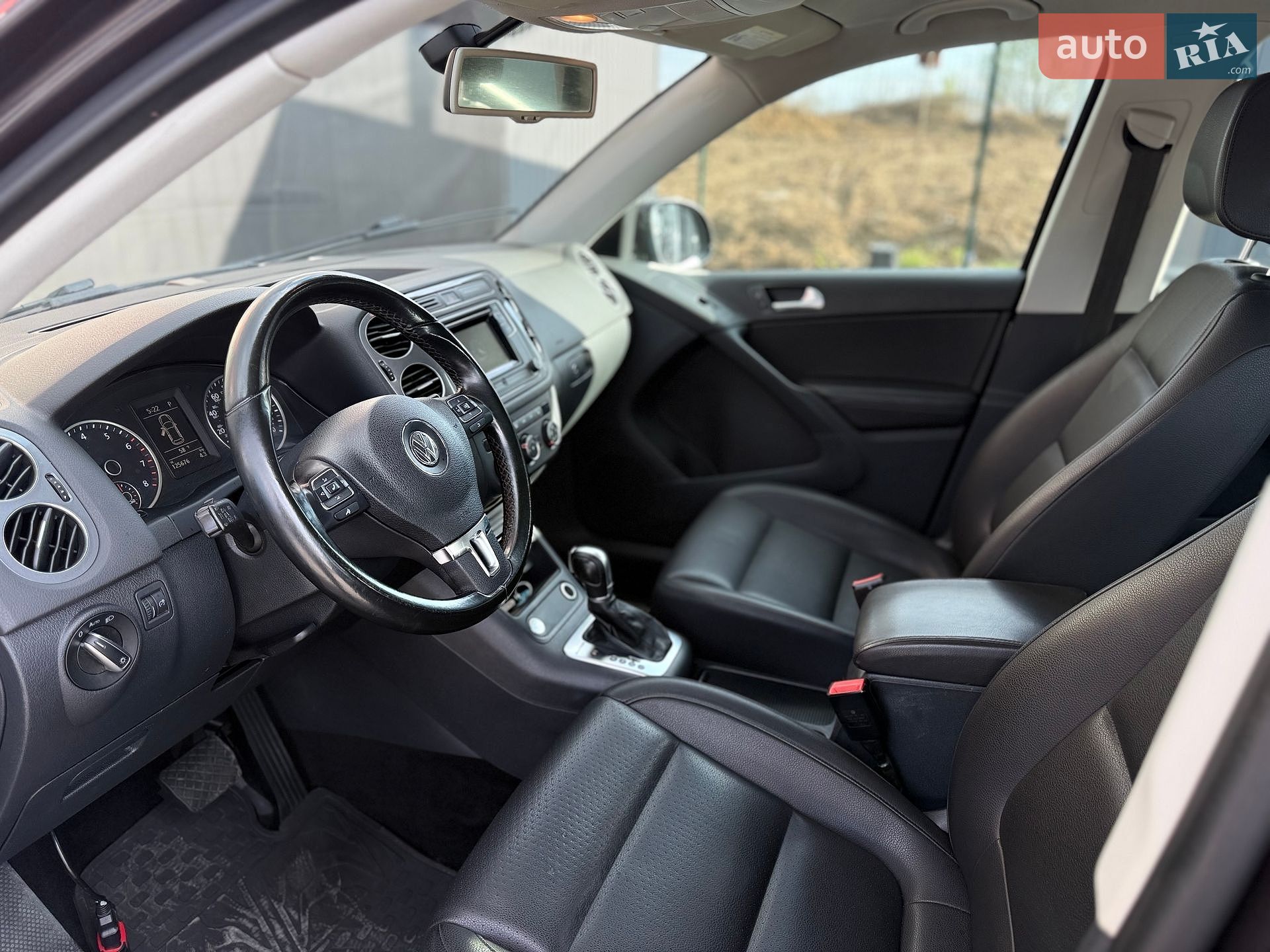 Volkswagen Tiguan 2016 VIN WVGBV7AX5GW522804 фото оголошення 24 з 56
